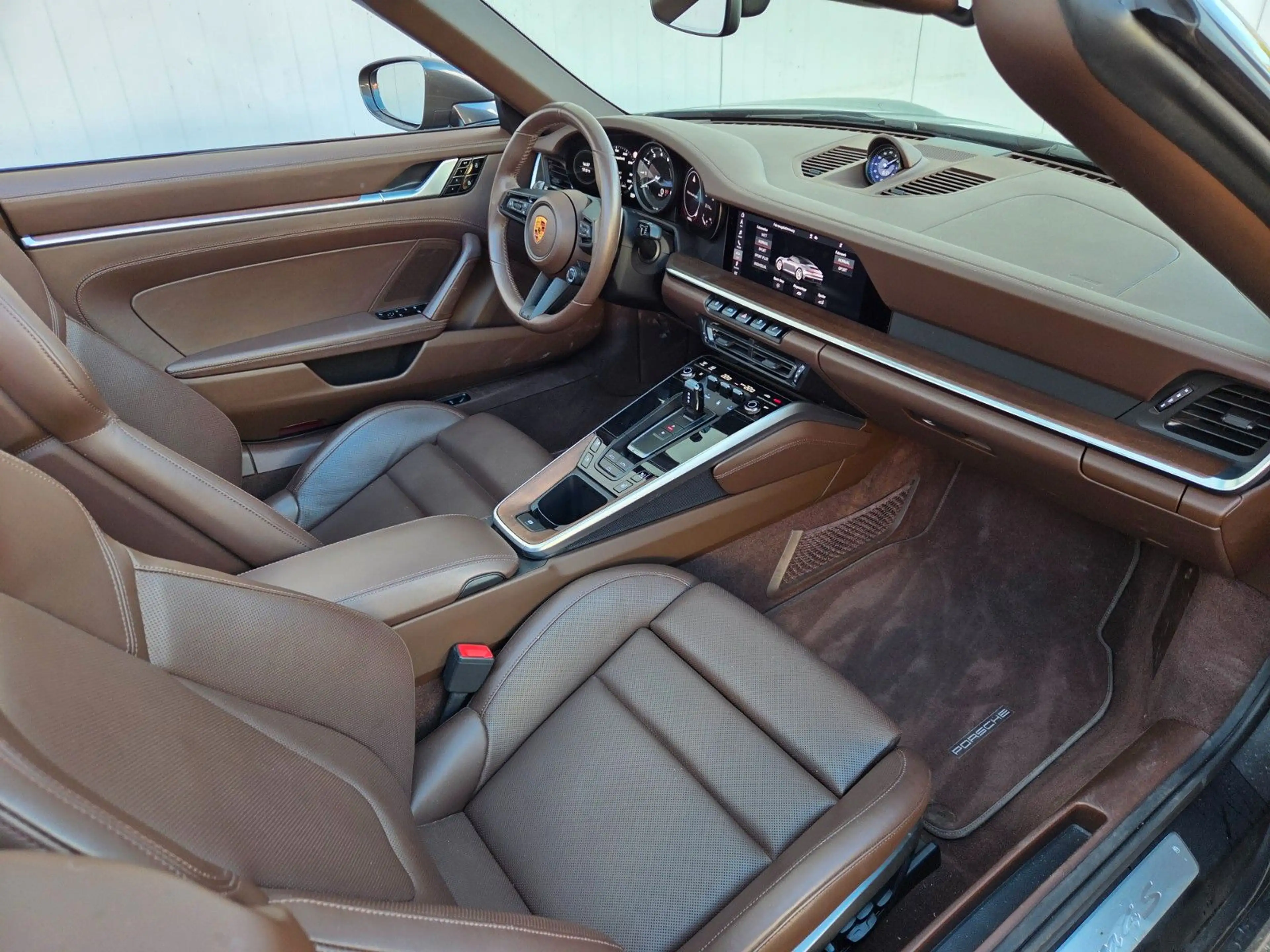 Porsche 911 / 992 Carrera 4S Cabrio — photo 14