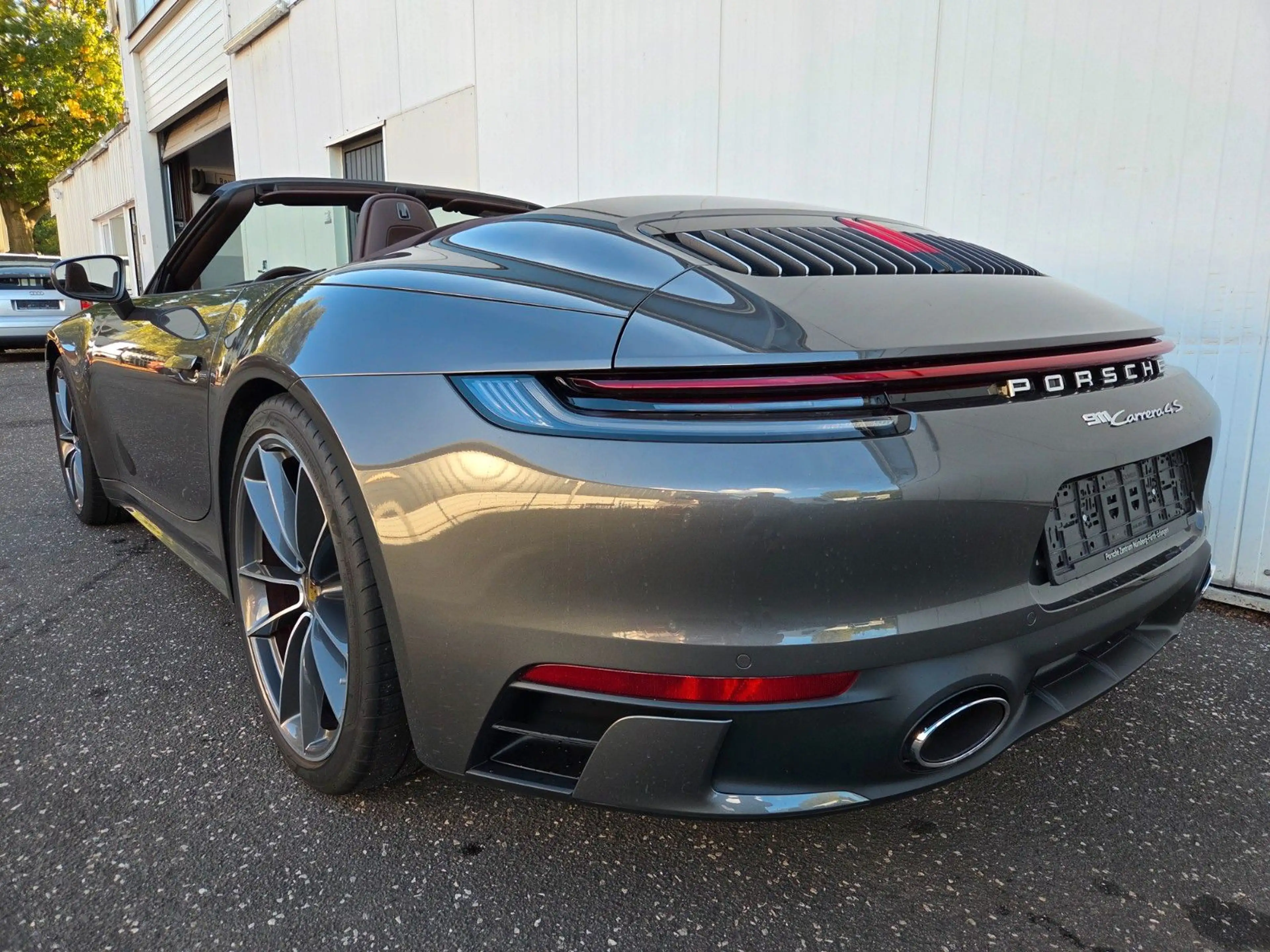 Porsche 911 / 992 Carrera 4S Cabrio — photo 6