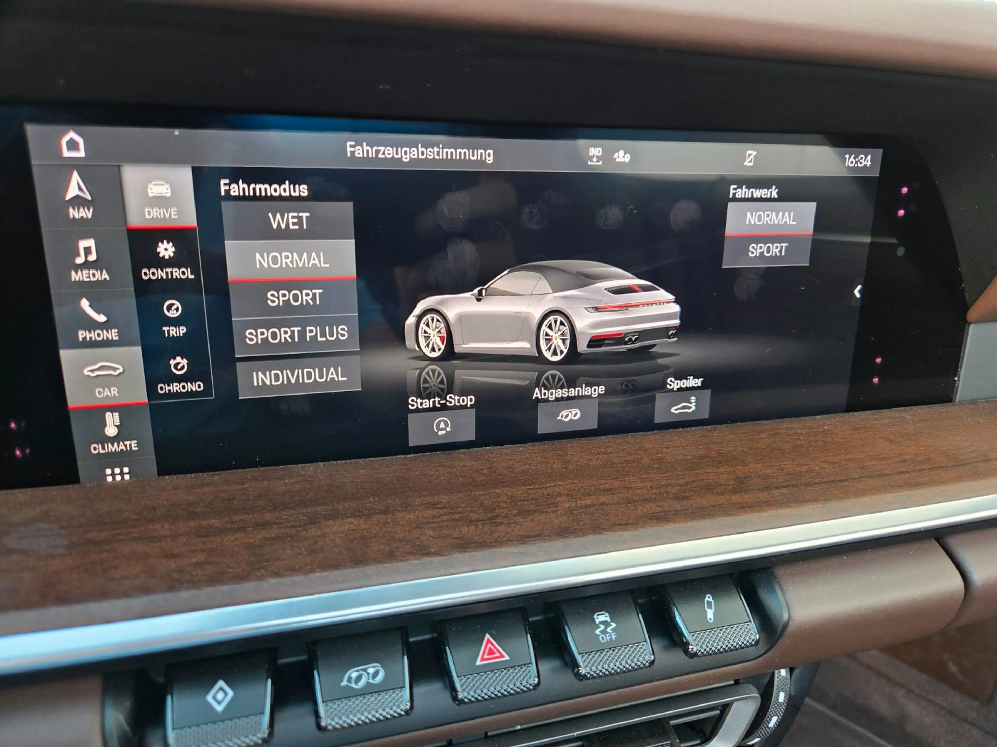 Porsche 911 / 992 Carrera 4S Cabrio — photo 8