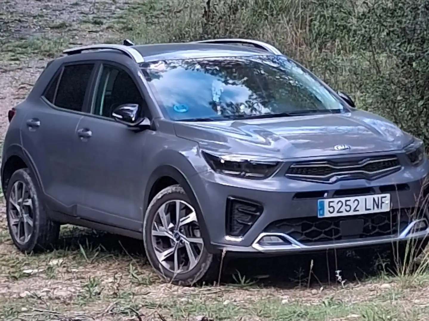 Kia Stonic Stonic 1.0 T-GDi Eco-Dynamic Business 100 Business Gris - 1