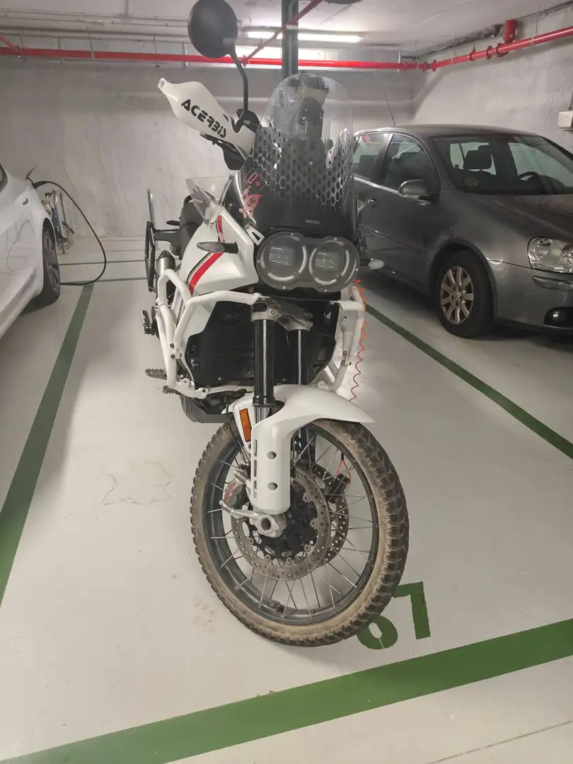 Ducati DesertX Blanco - 1