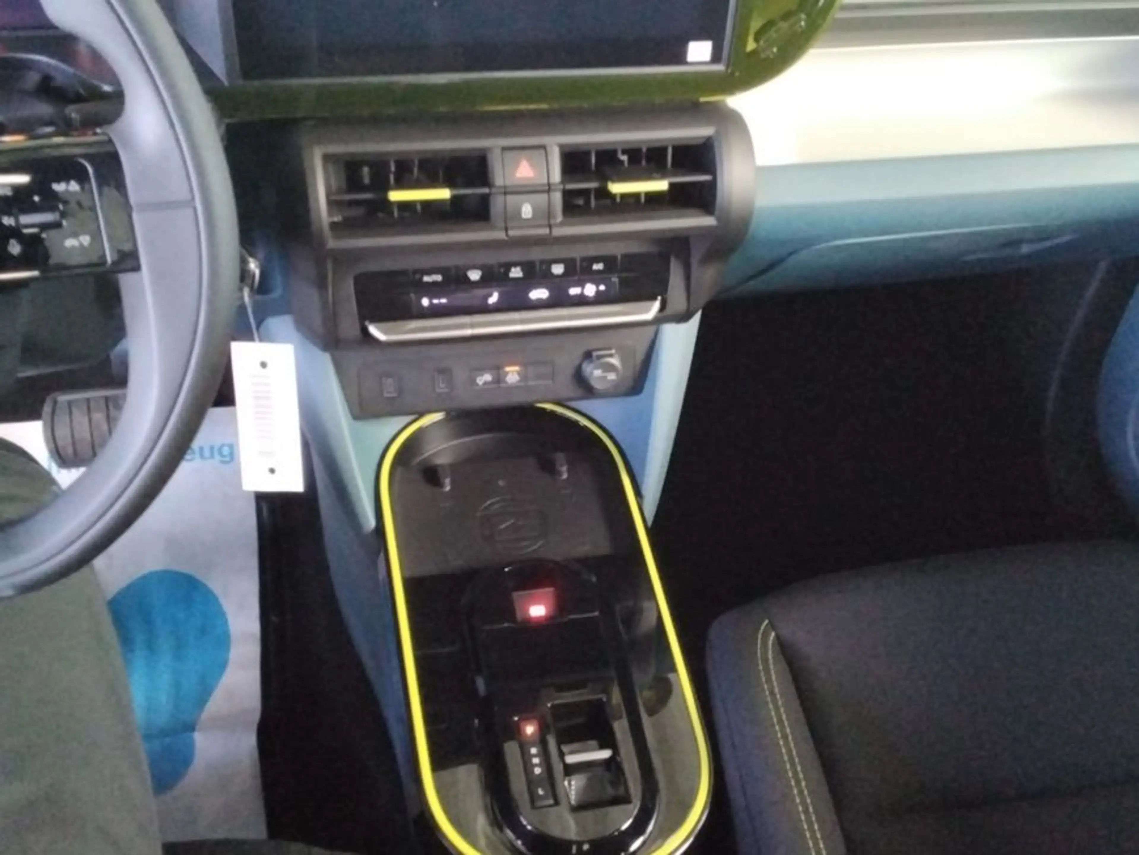 Fiat Grande Panda Hybrid 1.2 eDCT Business Edition — photo 13