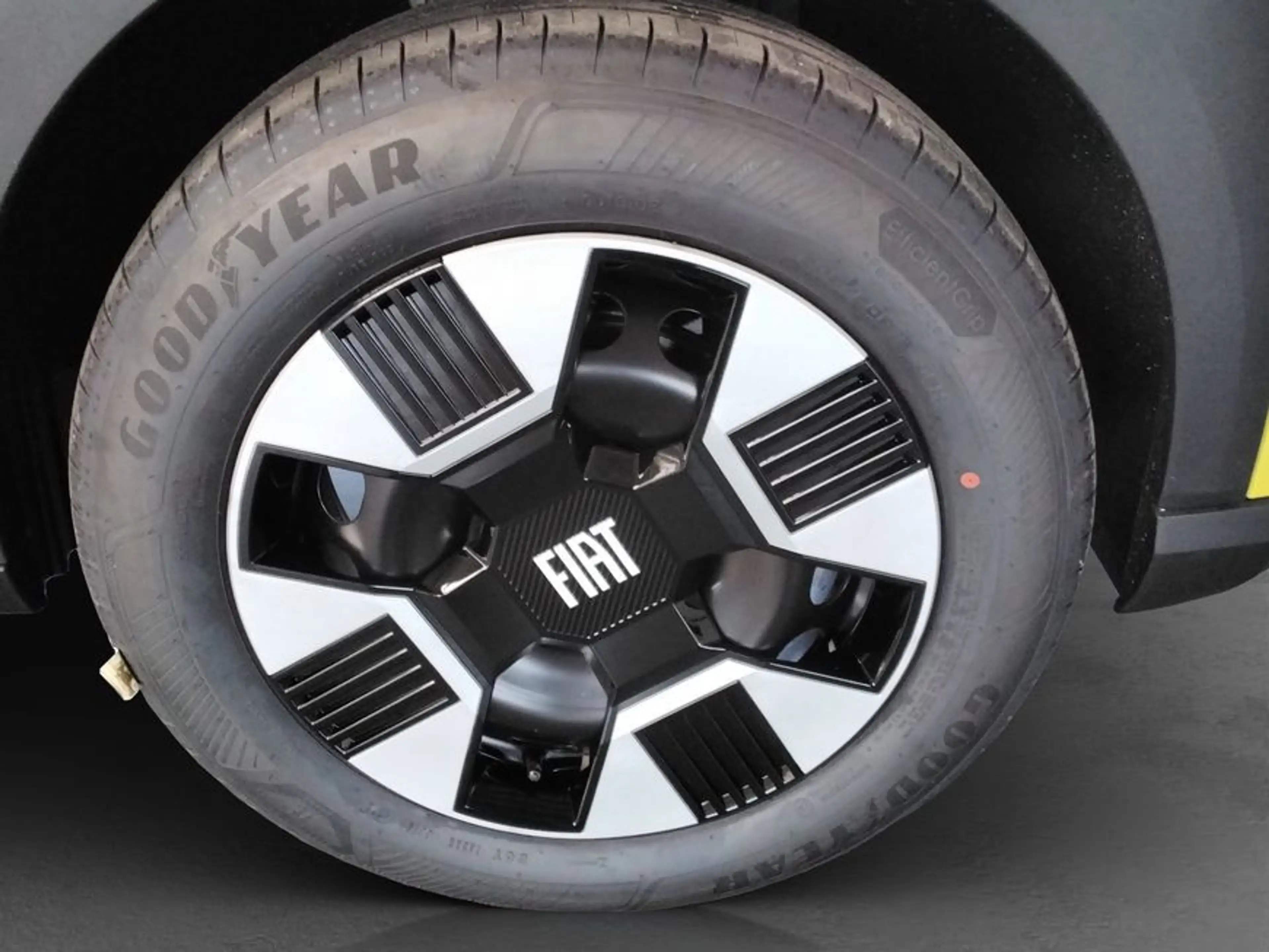 Fiat Grande Panda Hybrid 1.2 eDCT Business Edition — photo 24