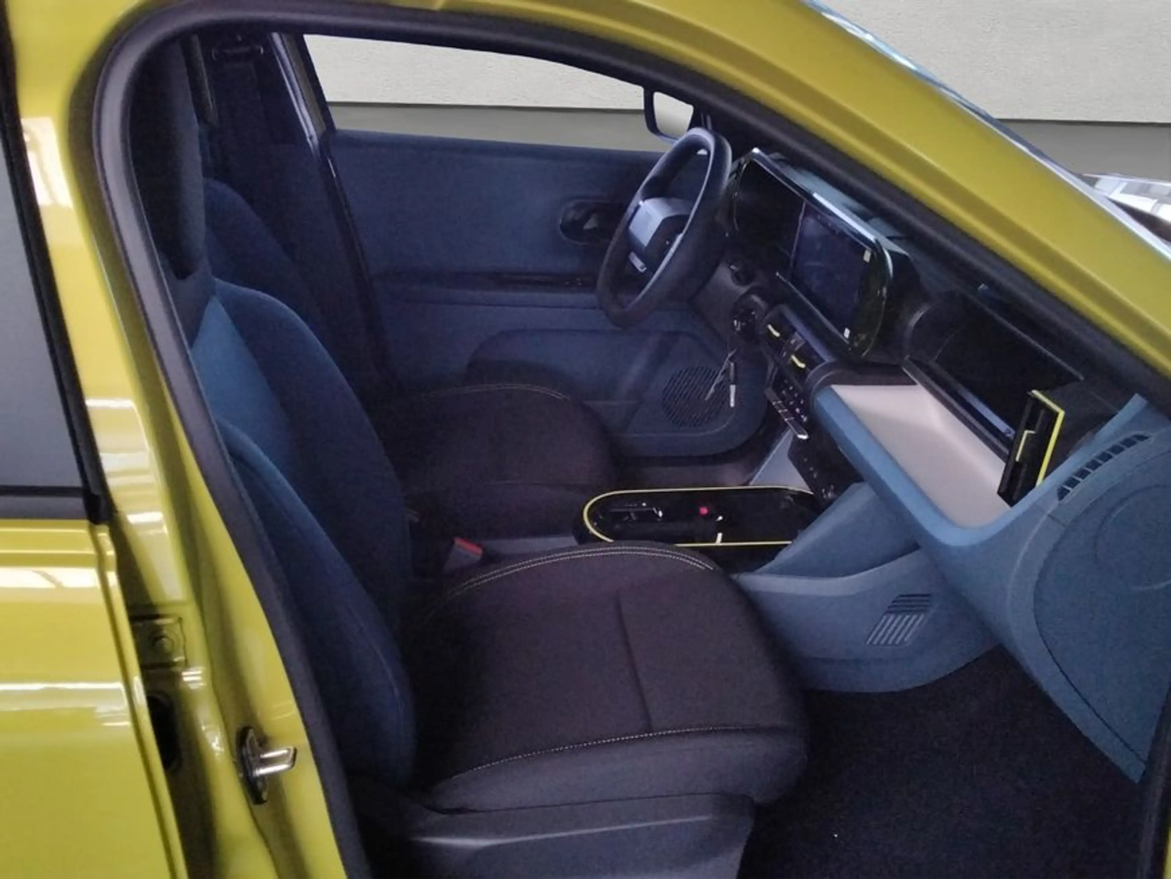 Fiat Grande Panda Hybrid 1.2 eDCT Business Edition — photo 18