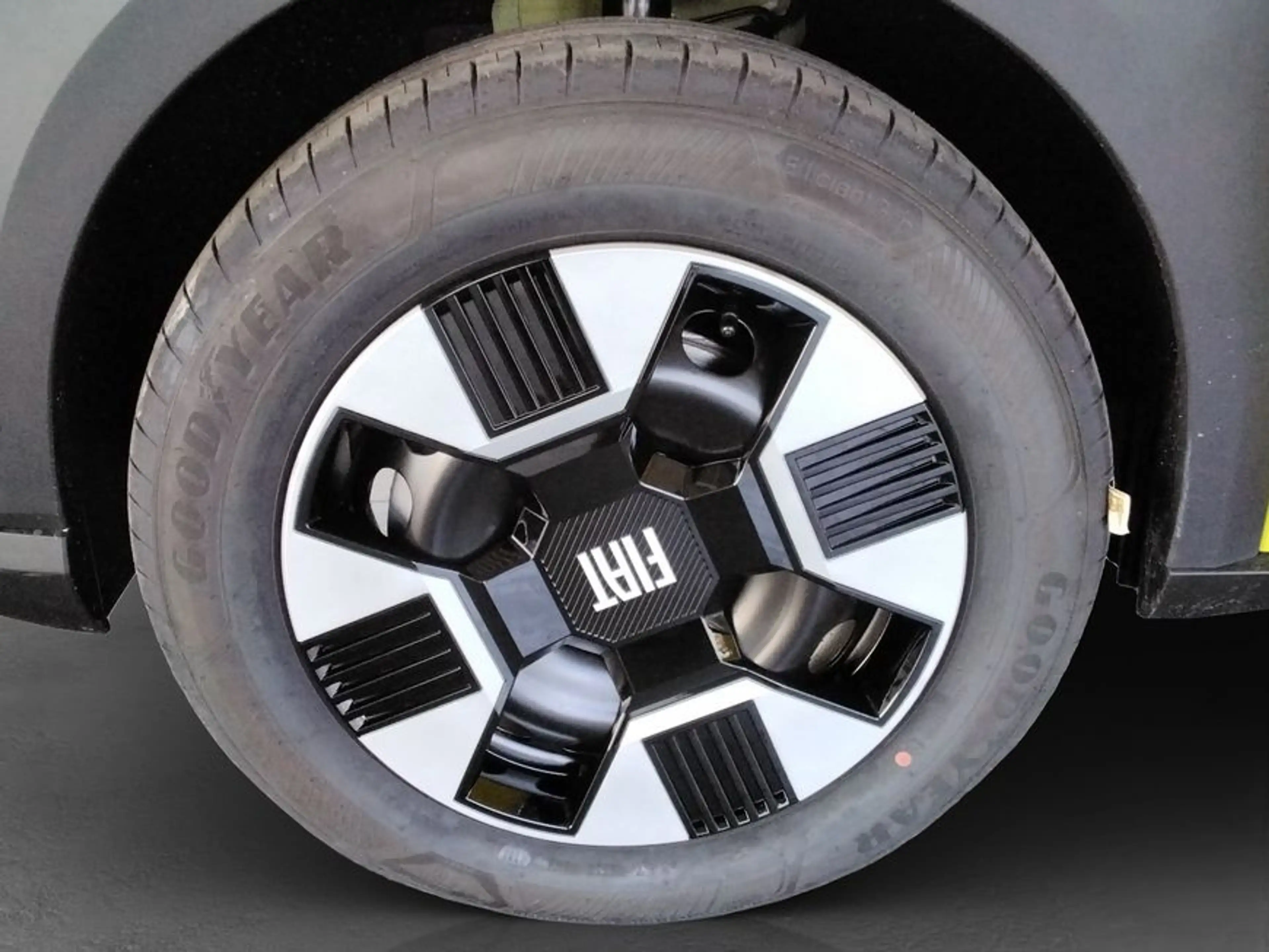 Fiat Grande Panda Hybrid 1.2 eDCT Business Edition — photo 23