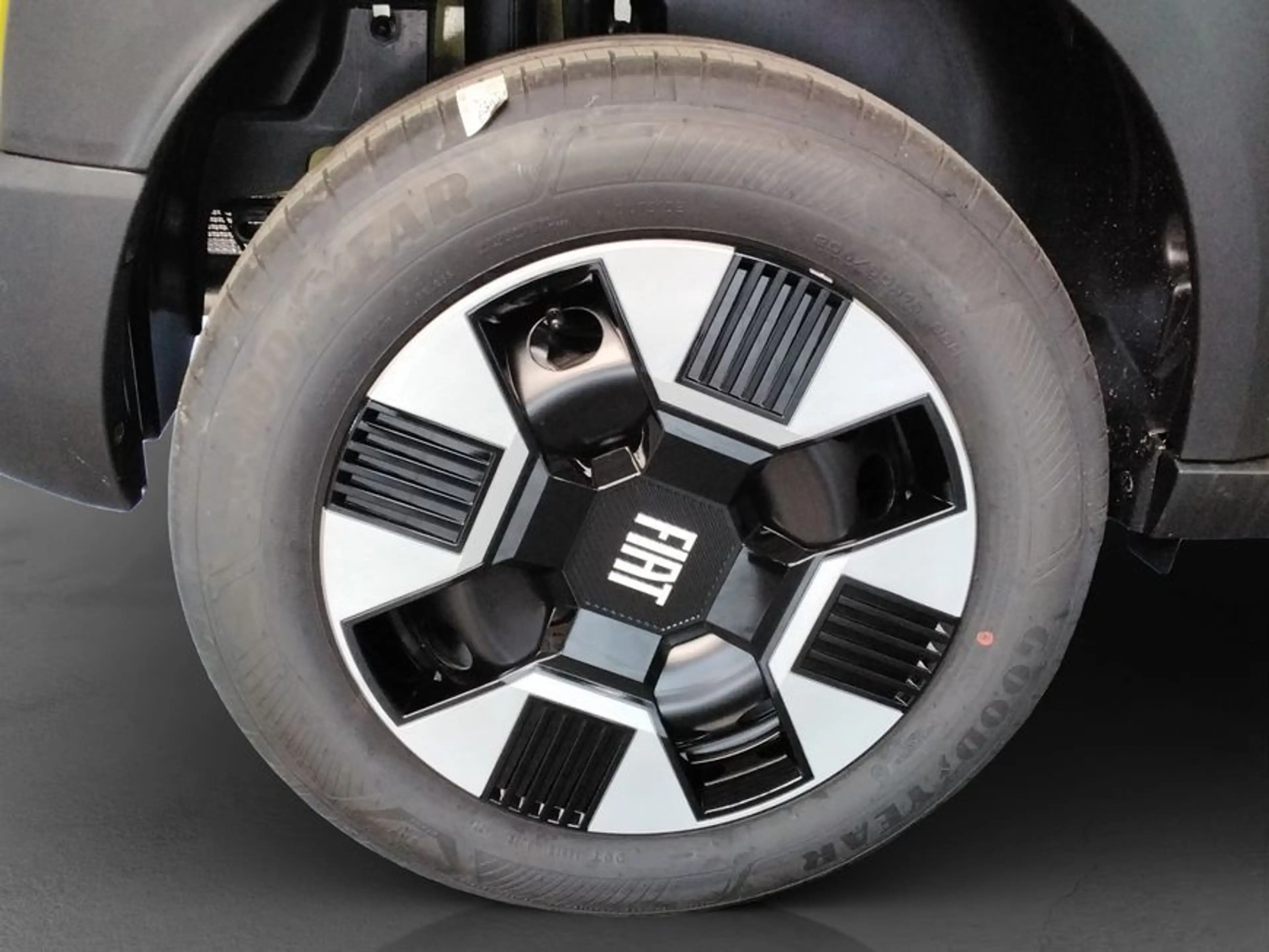 Fiat Grande Panda Hybrid 1.2 eDCT Business Edition — photo 26
