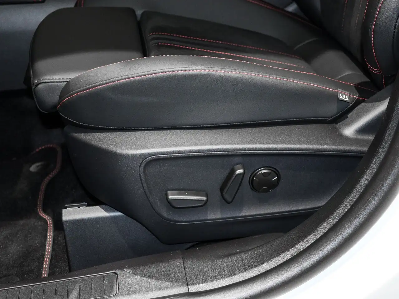 Ford Kuga Plug-In Hybrid ST-Line X 13
