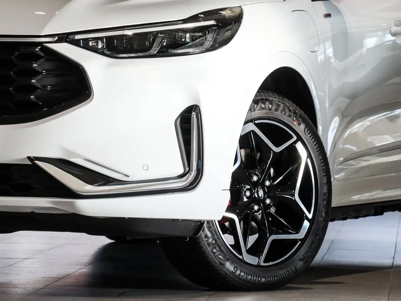 Ford Kuga Plug-In Hybrid ST-Line X 5