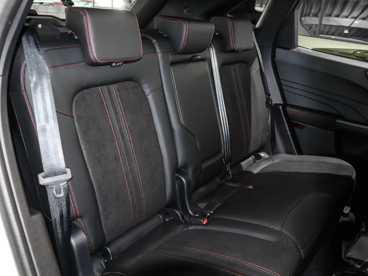 Ford Kuga Plug-In Hybrid ST-Line X 4