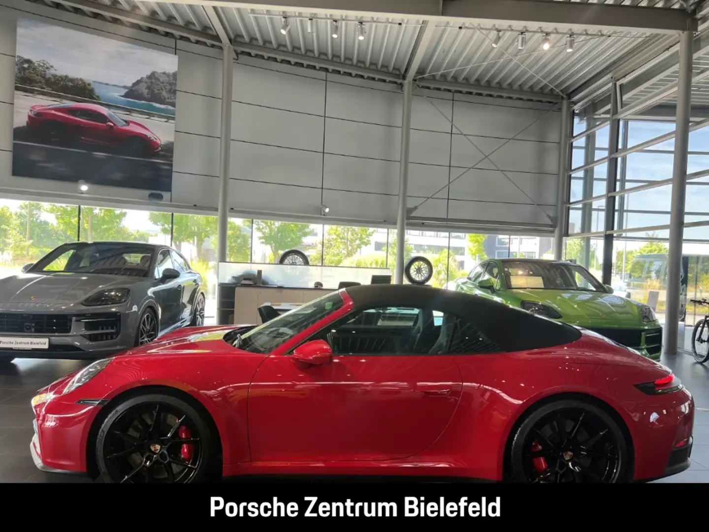 Porsche 992 911 Carrera S Cabriolet InnoDrive Sportabgas Rot - 2
