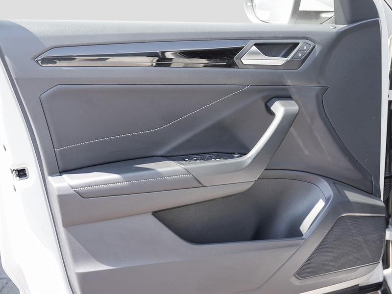 Volkswagen T-Roc 1.5 TSI R-Line /LED+/AppConect/DAB+/ACC — photo 16