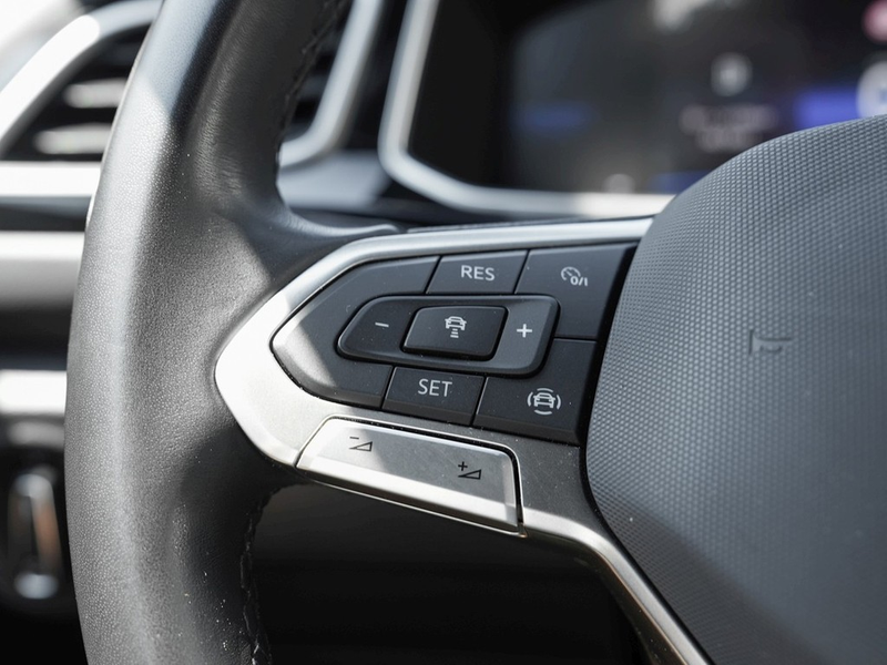 Volkswagen T-Roc 1.5 TSI R-Line /LED+/AppConect/DAB+/ACC — photo 19