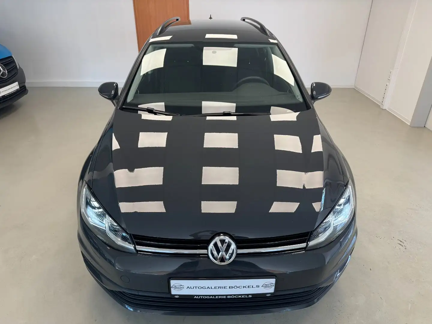 Volkswagen Golf VII Variant 1.6 TDI °LED°SHZ°1.Hd°Navi°PDC° Gris - 2
