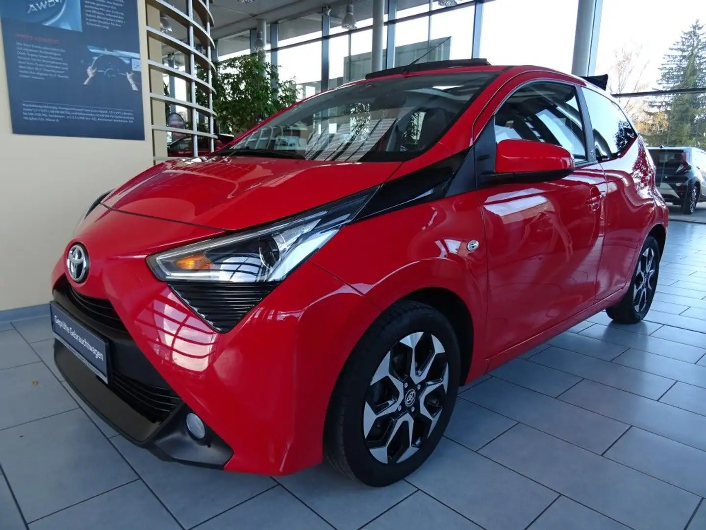 Toyota Aygo X x-play Team Deutschland Rouge - 1