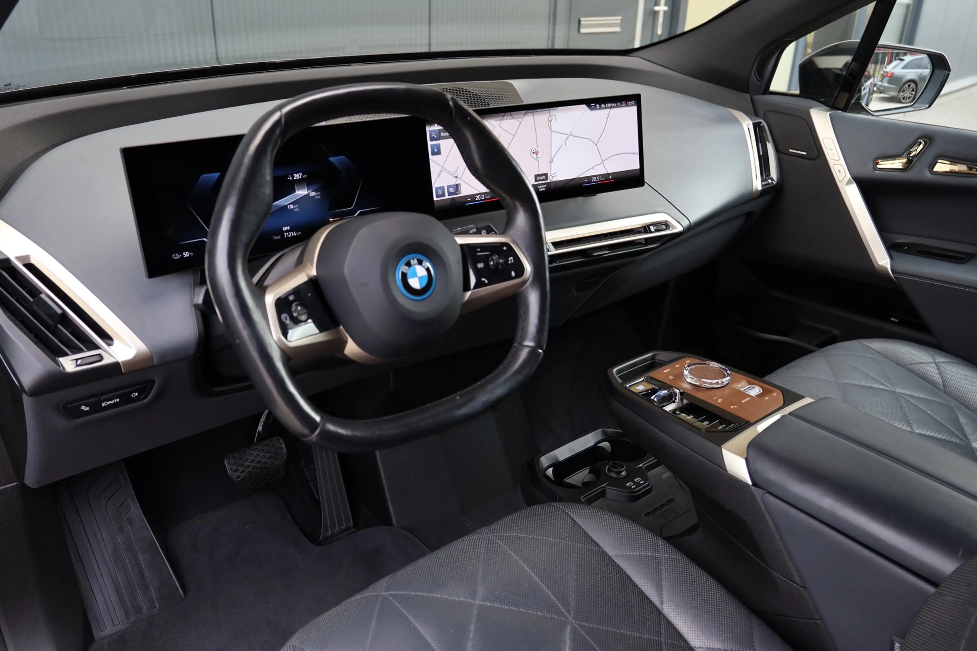 BMW iX XDrive50 High Executive 112 kWh | panoramadak skyl — photo 12