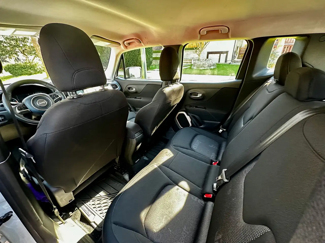 Jeep Renegade снимка Jeep Renegade
