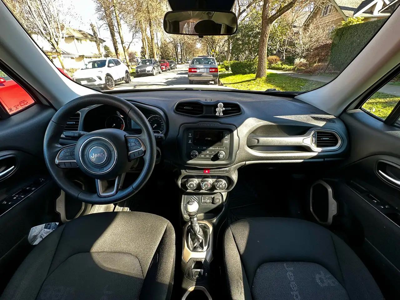 Jeep Renegade снимка Jeep Renegade