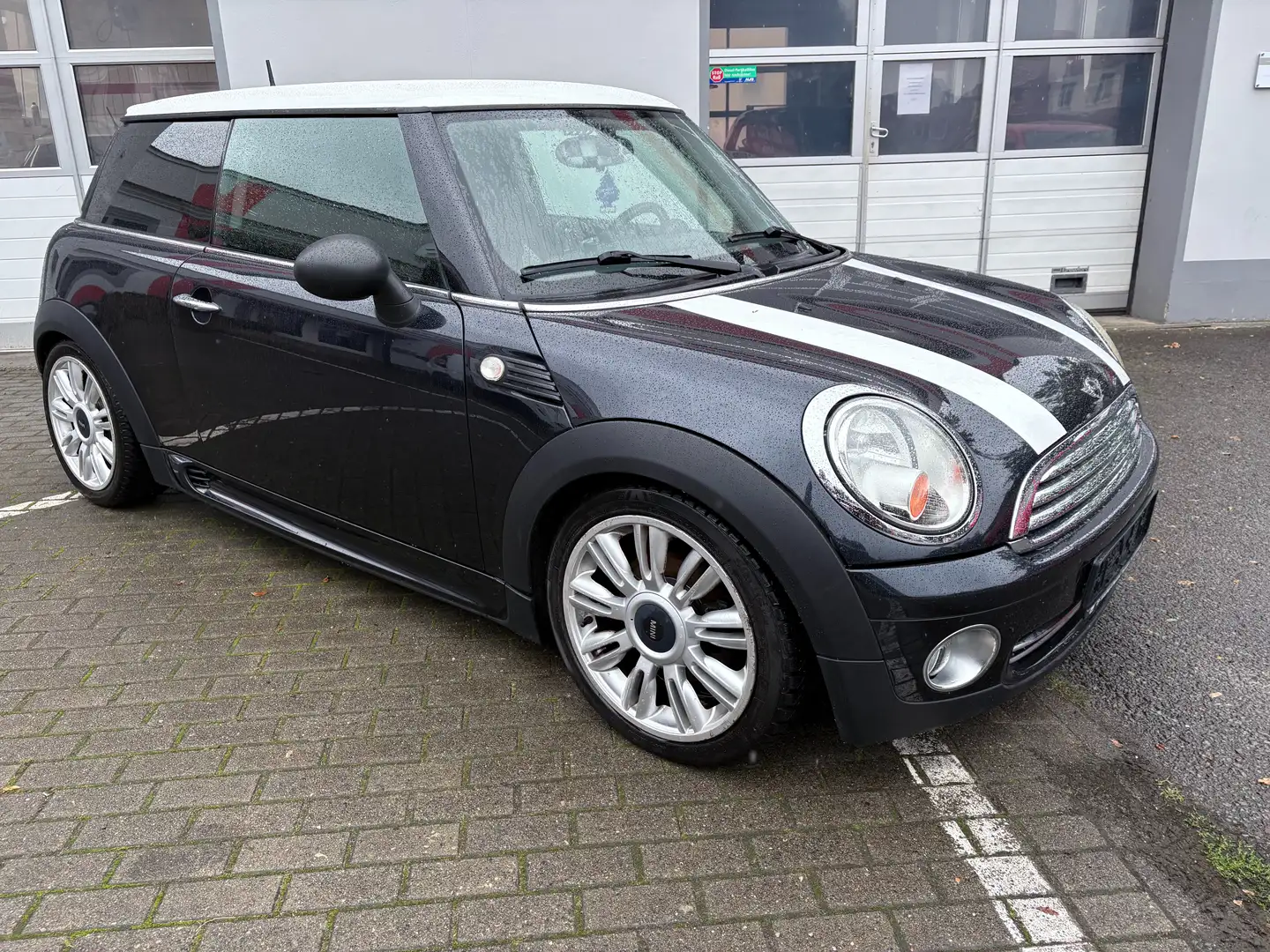 MINI One Cooper Schwarz - 1