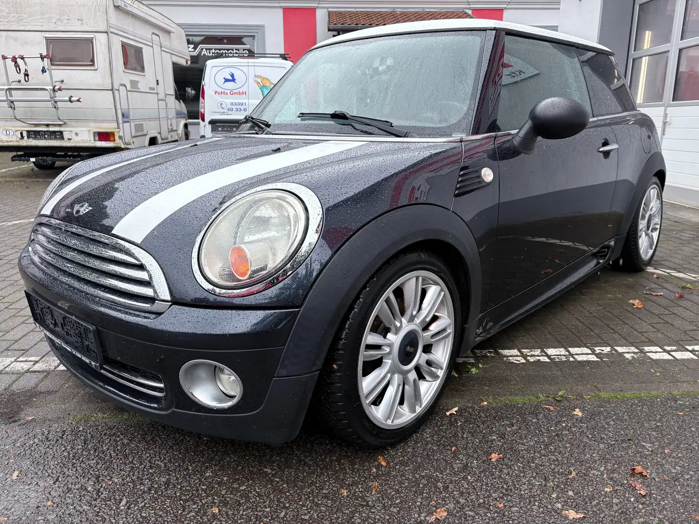 MINI One Cooper Schwarz - 2