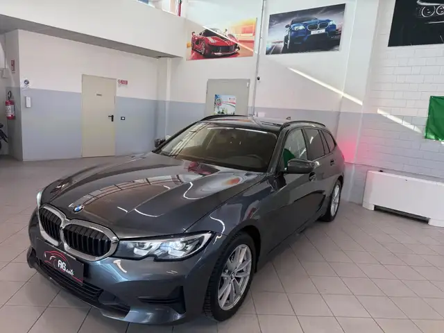 BMW 320 320d 48V xDrive Touring Business Advantage