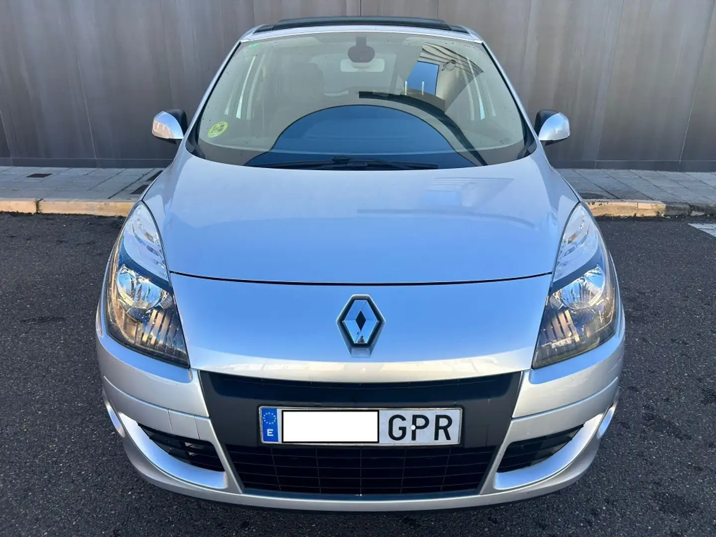 Renault RENAULT Scénic Monovolumen  Manual de 5 Puertas Szary - 2