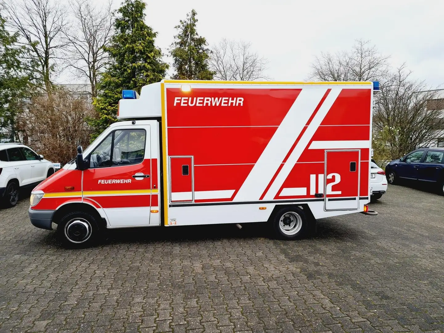 Mercedes-Benz Sprinter 413CDI Sprinter Rettungswagen *RTW*KTW Rot - 2