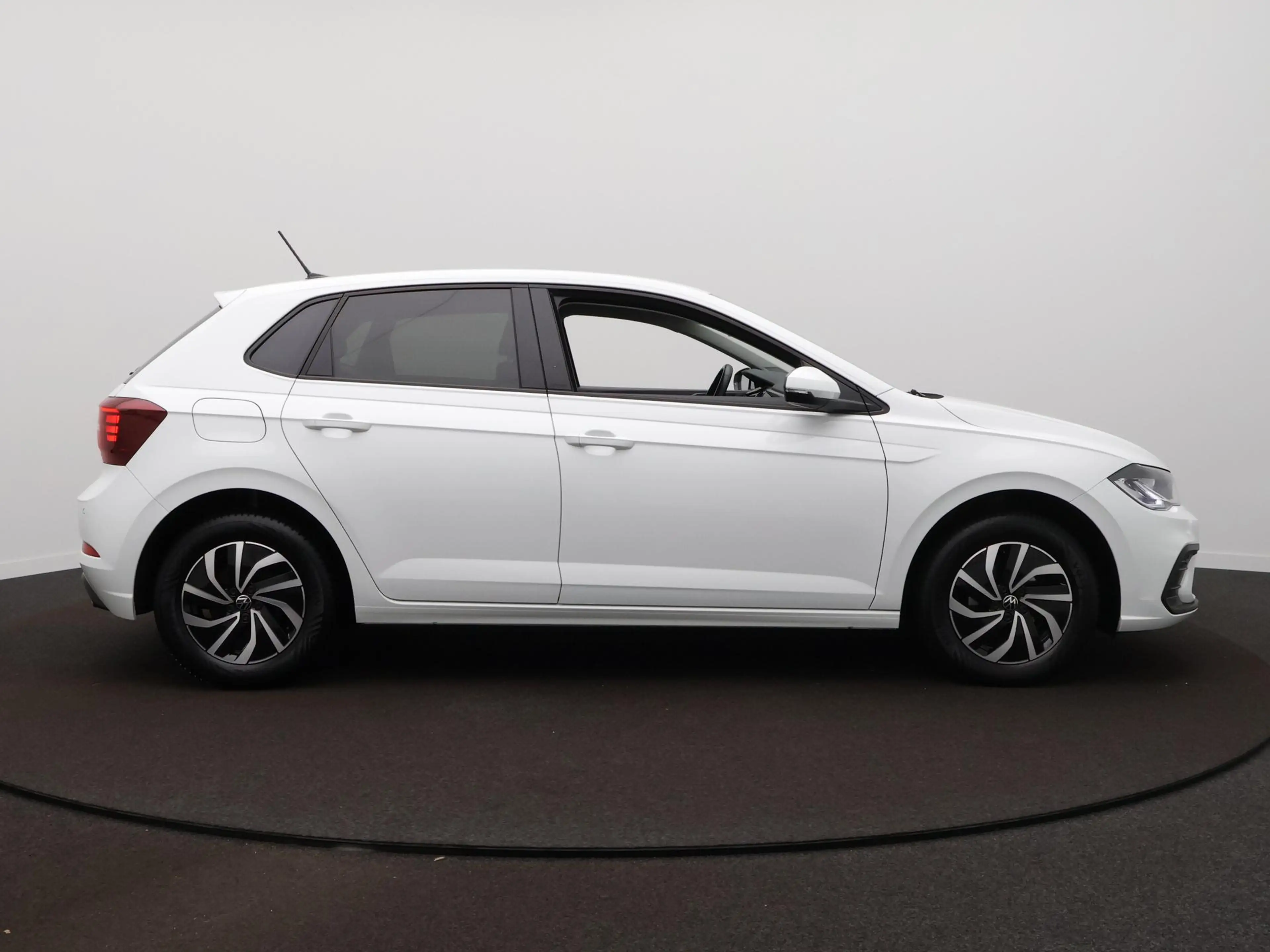 Volkswagen Polo 1.0 TSI Life Edition Automaat - Navigatie - Clima — photo 5