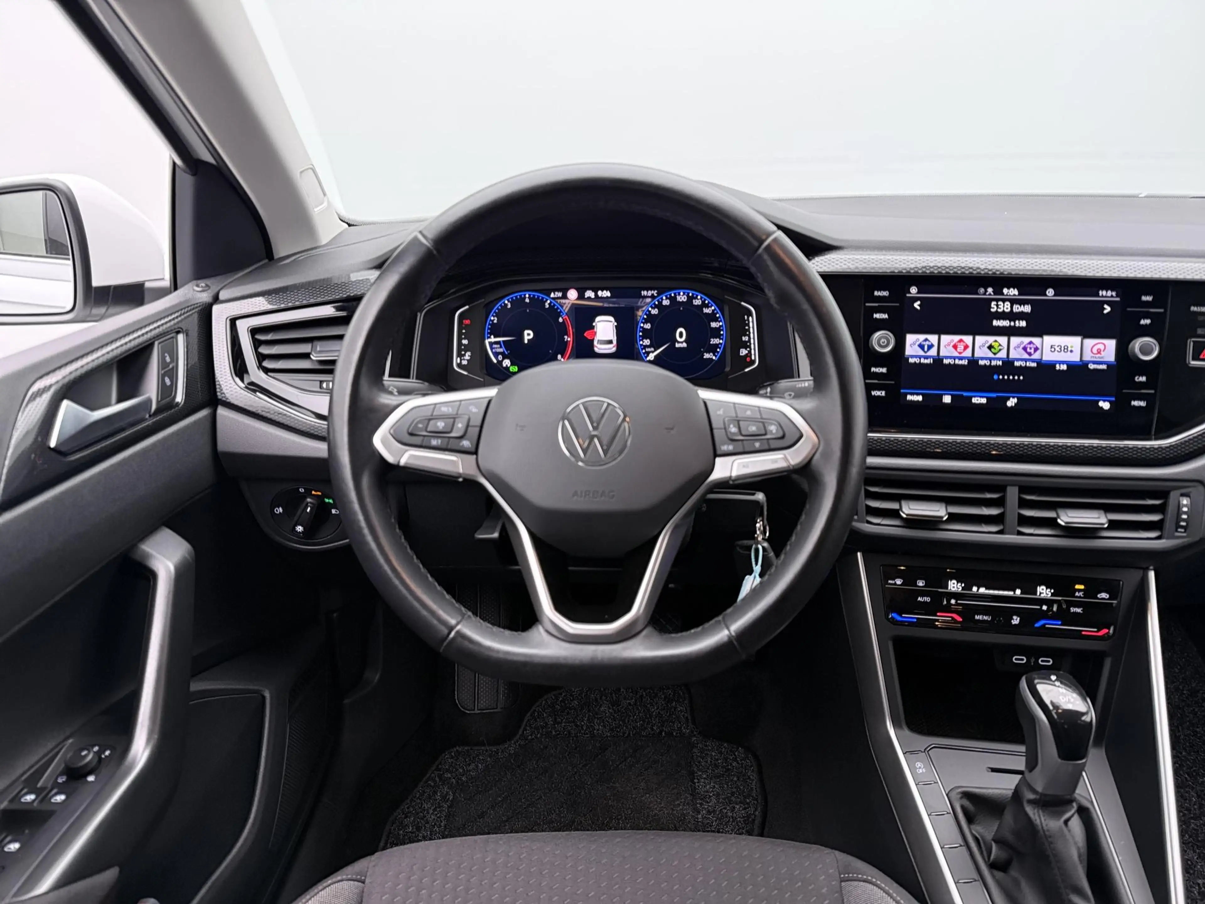 Volkswagen Polo 1.0 TSI Life Edition Automaat - Navigatie - Clima — photo 14