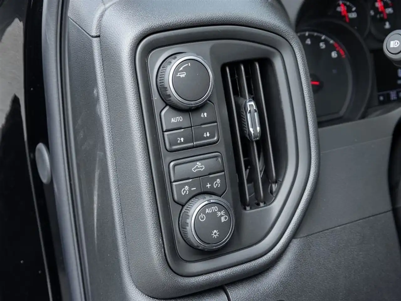 Chevrolet Silverado 1500 снимка Chevrolet Silverado 1500