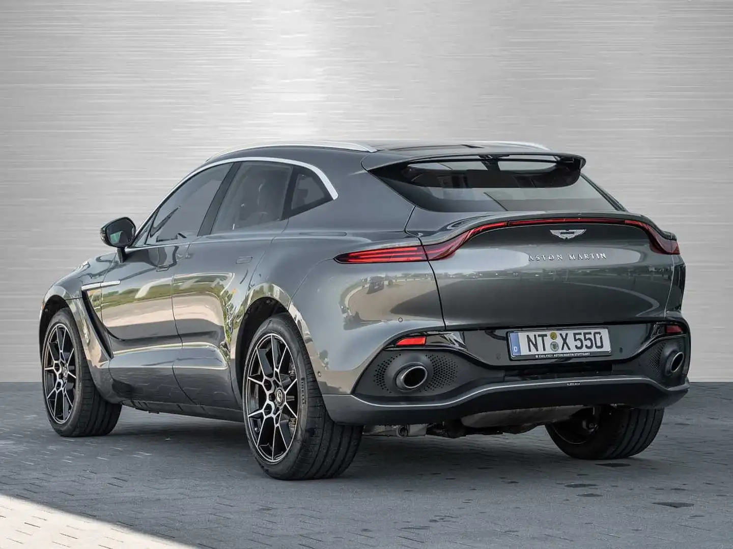 Aston Martin DBX V8 4x4 Grijs - 2