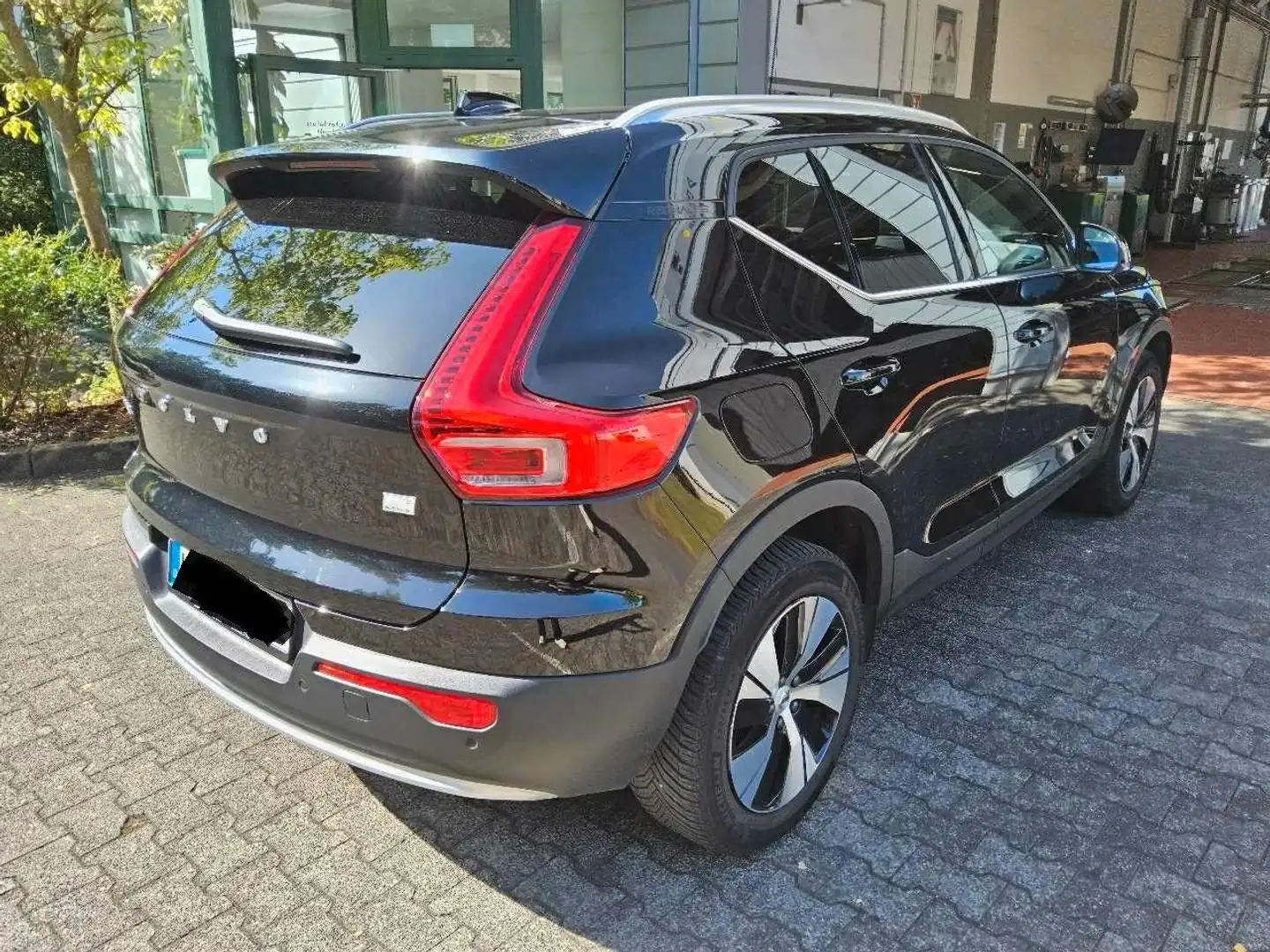 Volvo XC40 Recharge T5 Plug-In Hybrid 2WD Core DKG/AHK Schwarz - 2