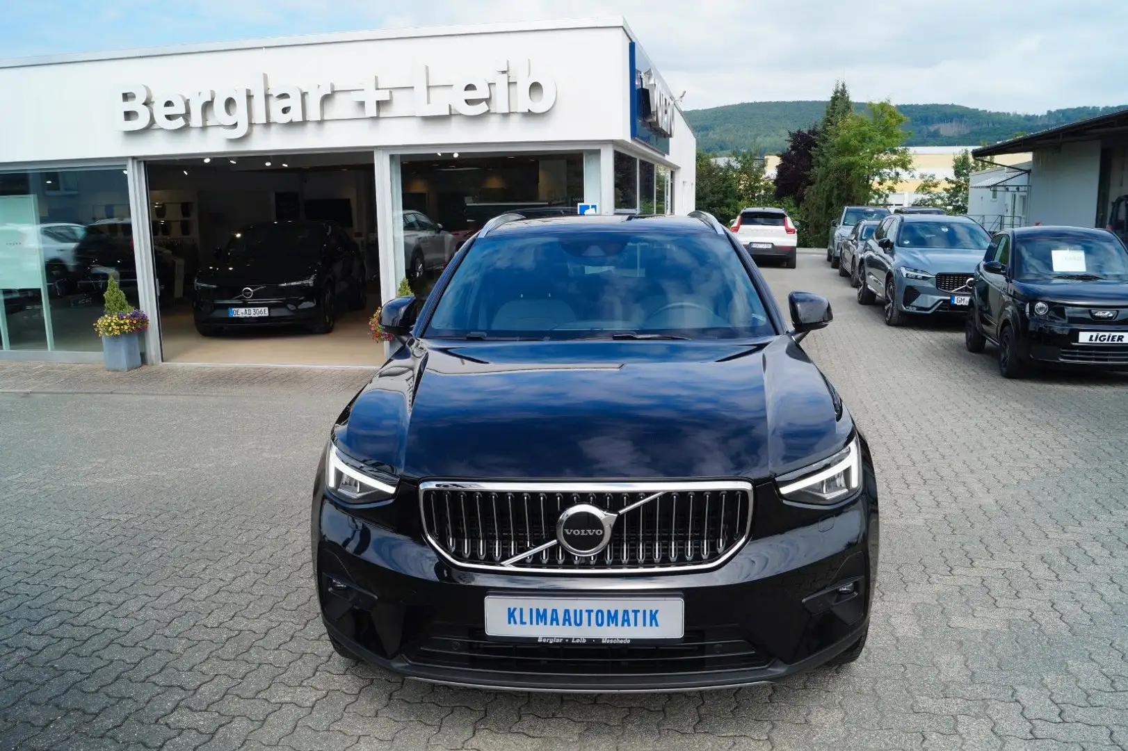 Volvo XC40 Recharge T5 Plug-In Hybrid 2WD Core DKG/AHK Noir - 1