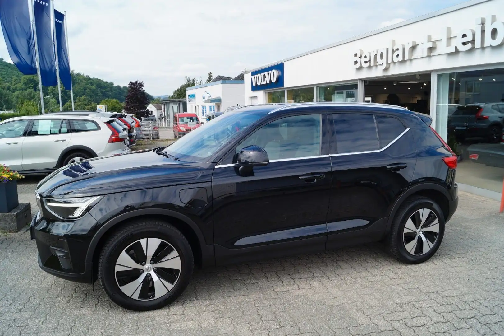 Volvo XC40 Recharge T5 Plug-In Hybrid 2WD Core DKG/AHK Noir - 2