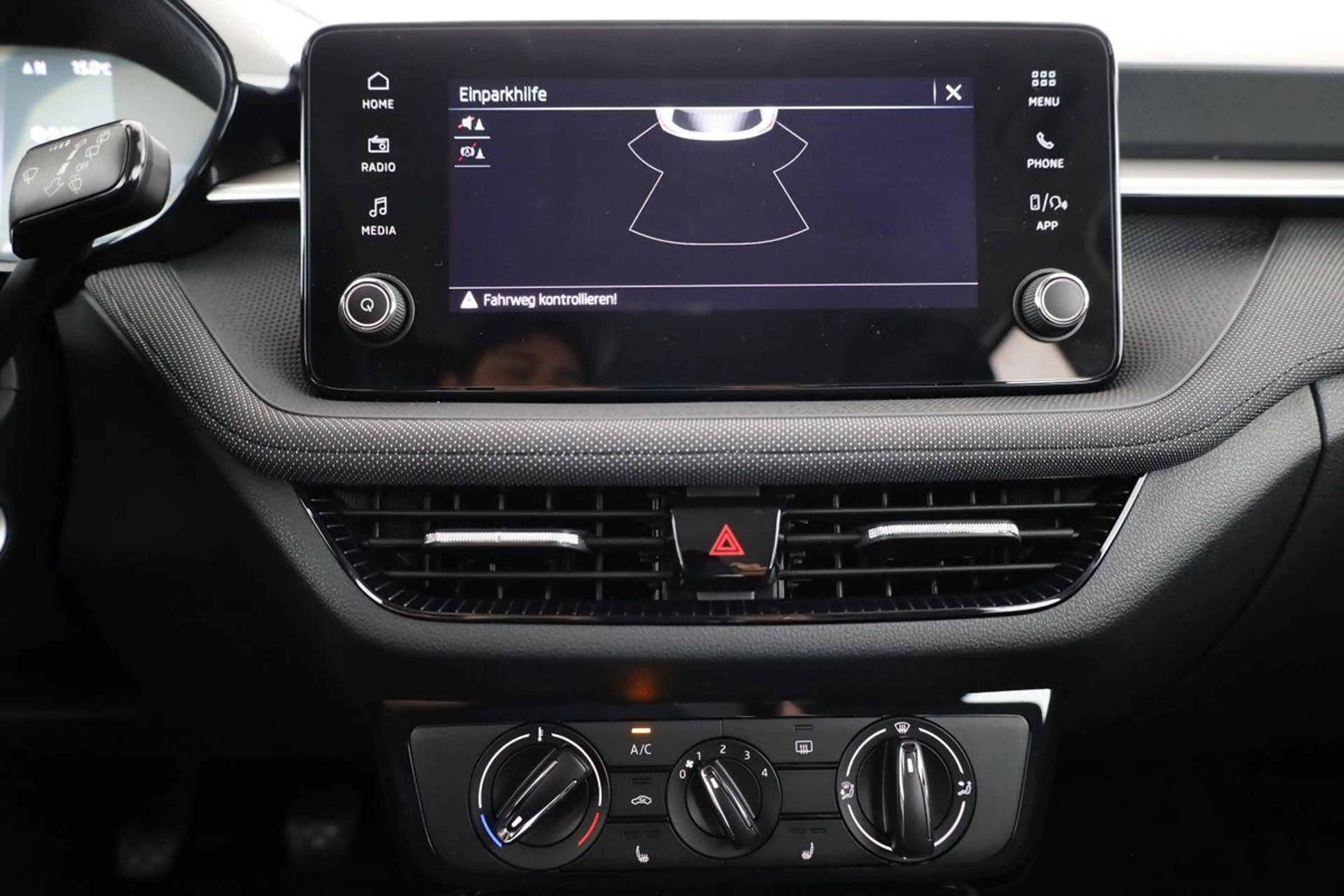 Skoda Fabia Selection 1.0 TSI Selection, AHK, Tempomat, Lad... — photo 6