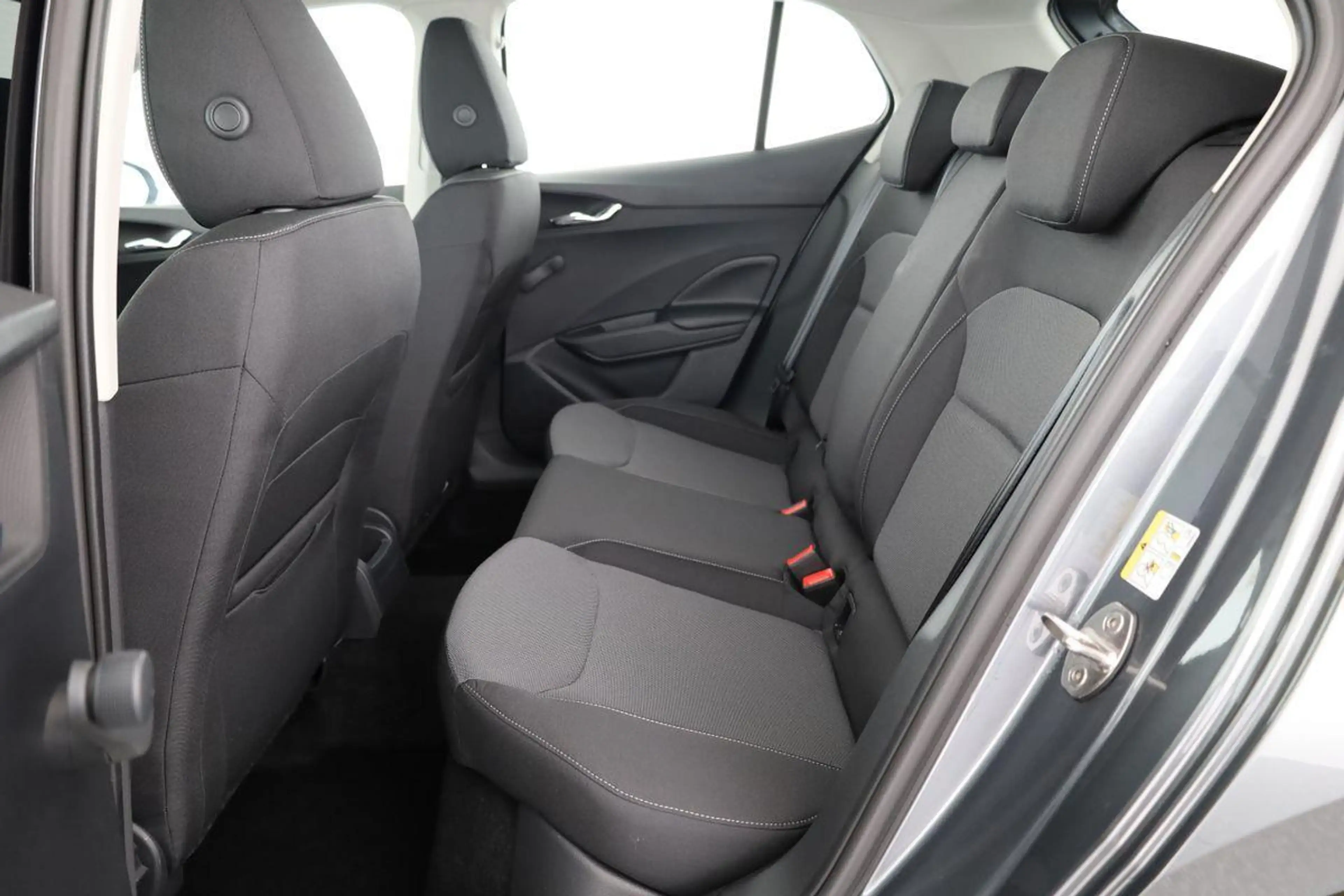 Skoda Fabia Selection 1.0 TSI Selection, AHK, Tempomat, Lad... — photo 10