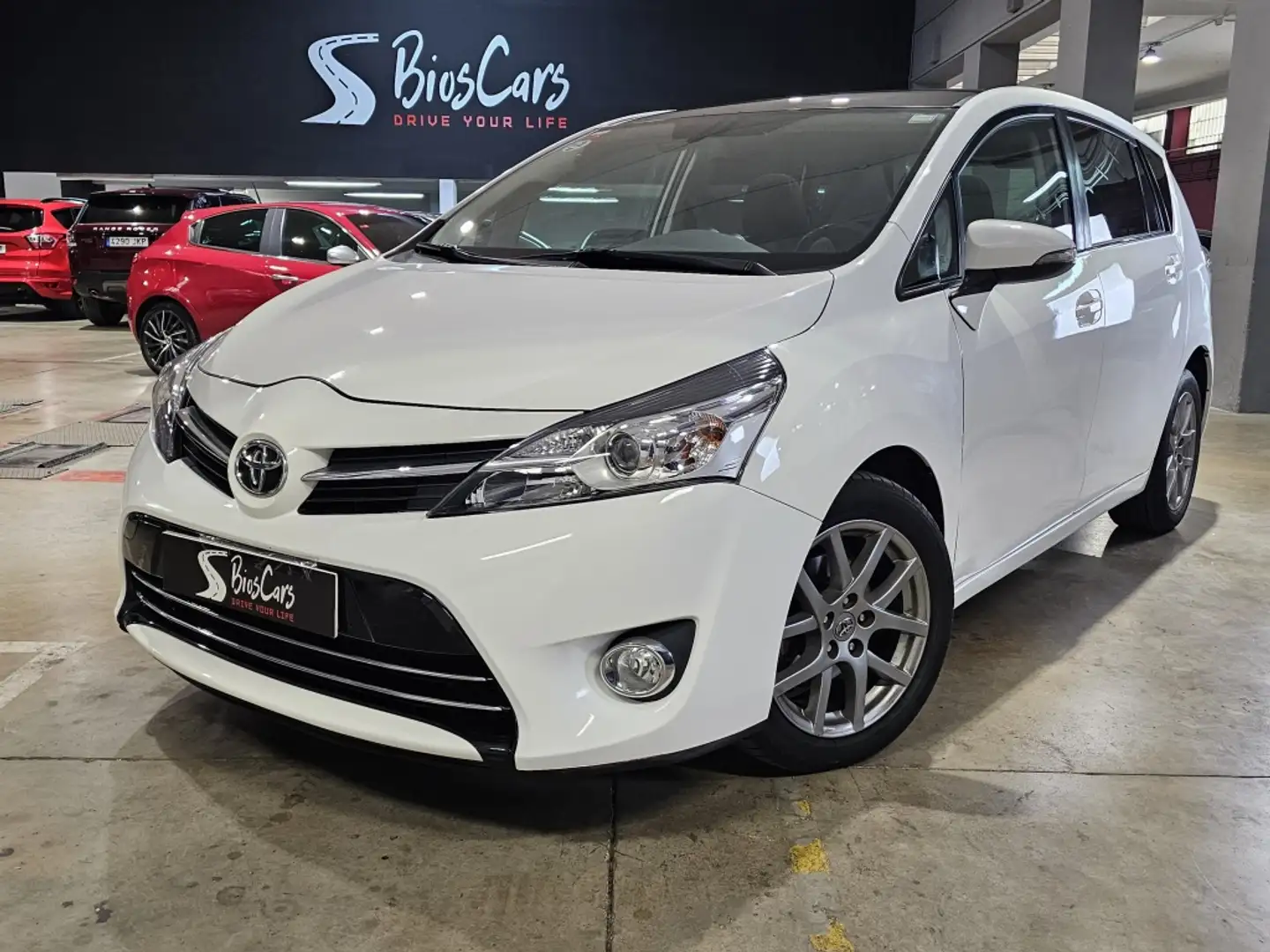 Toyota Verso 120D Advance 7pl. Bílá - 1
