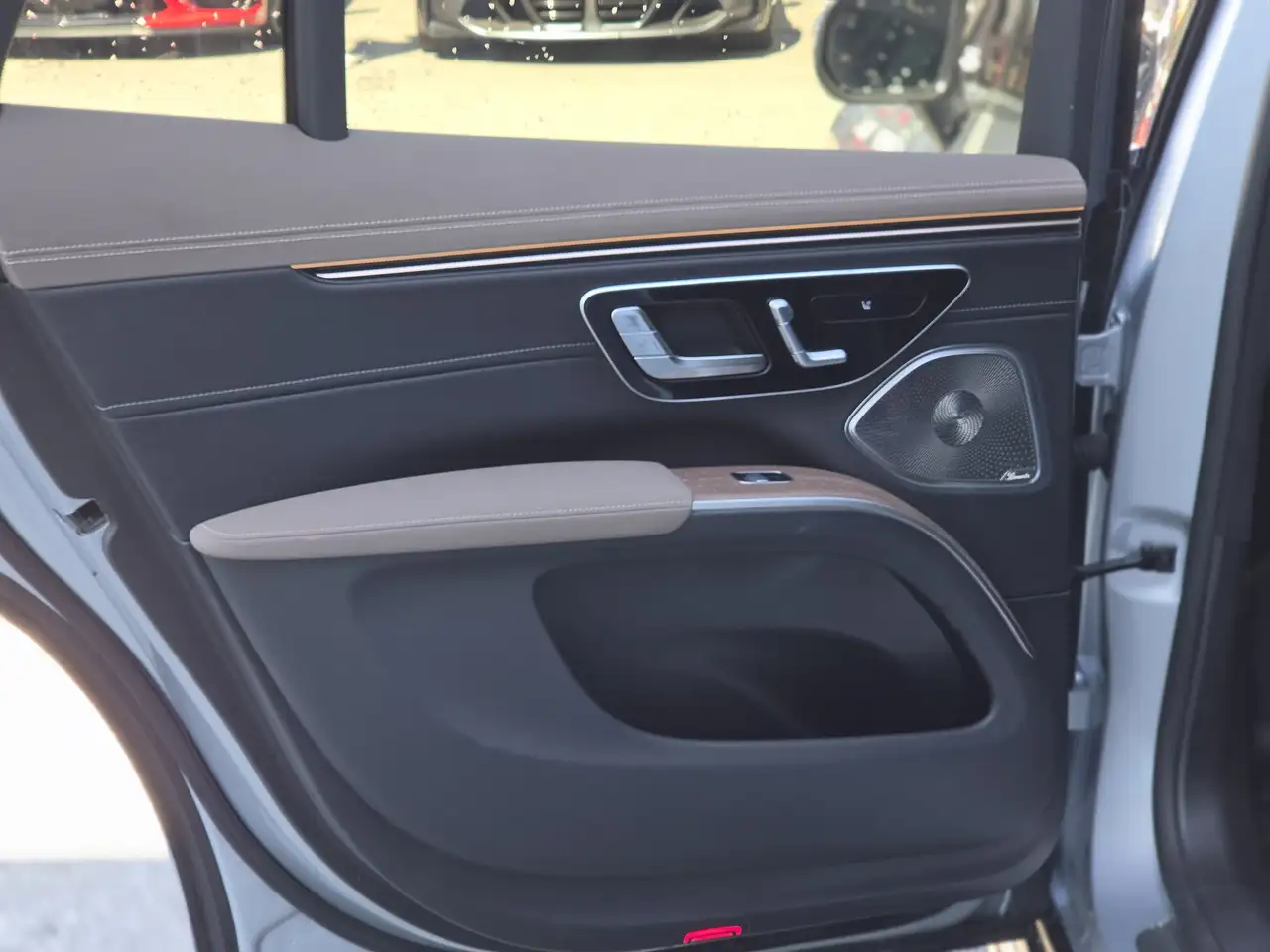 Mercedes-Benz EQS снимка Mercedes-Benz EQS