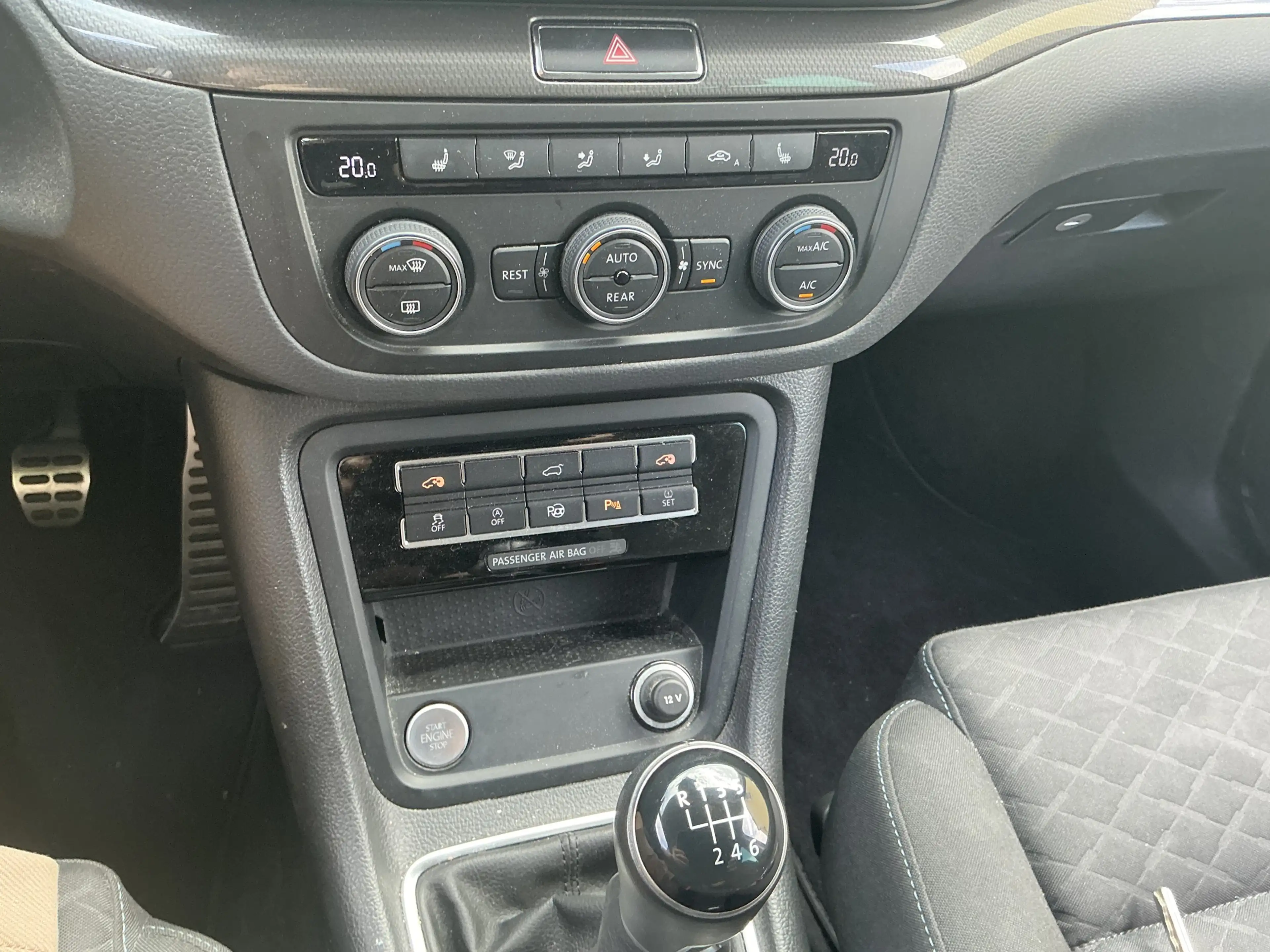 Volkswagen Sharan IQ.DRIVE 7-Sitzer R.Cam Navi AHK ACC SHZ — photo 14