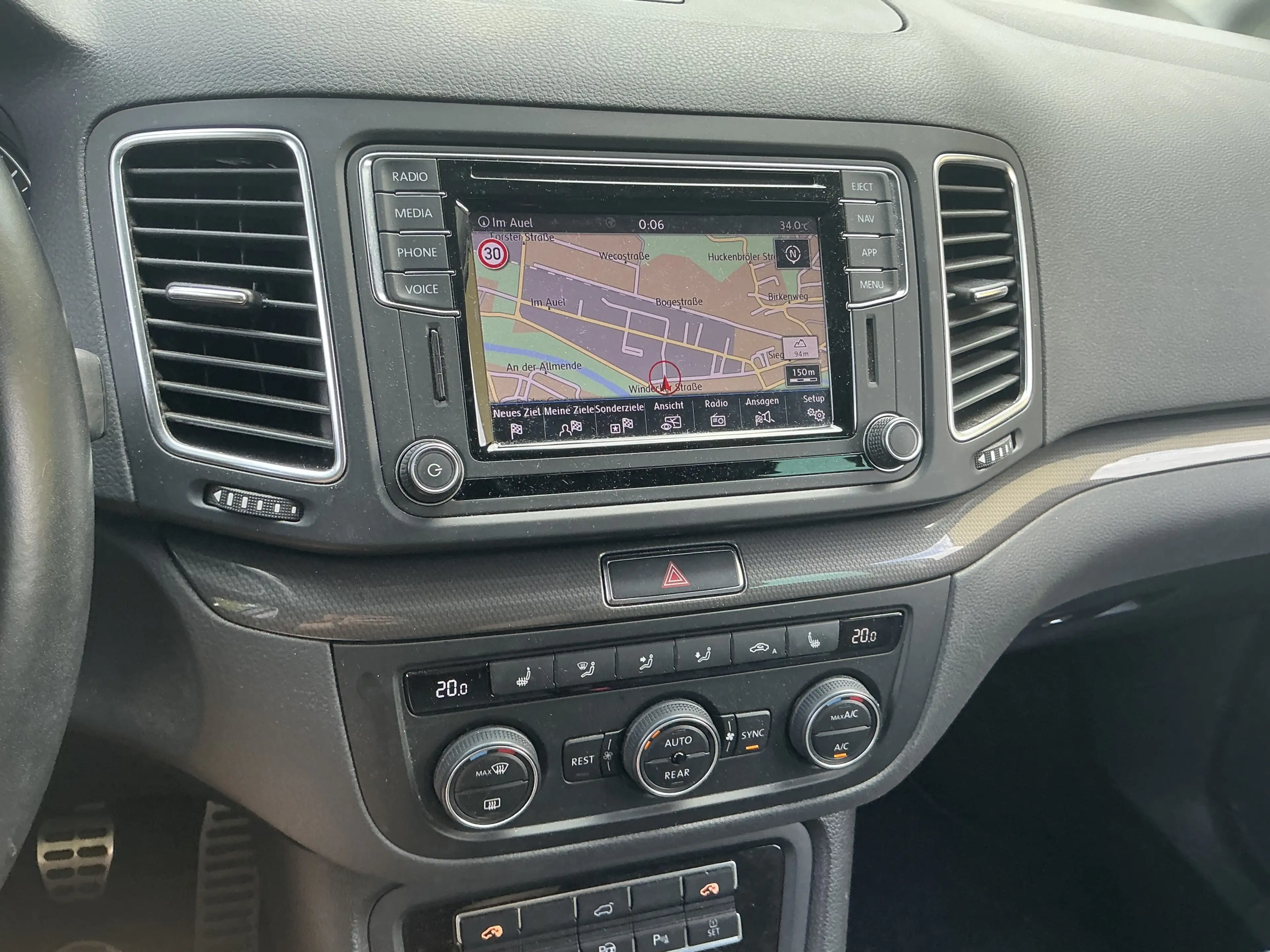 Volkswagen Sharan IQ.DRIVE 7-Sitzer R.Cam Navi AHK ACC SHZ — photo 10