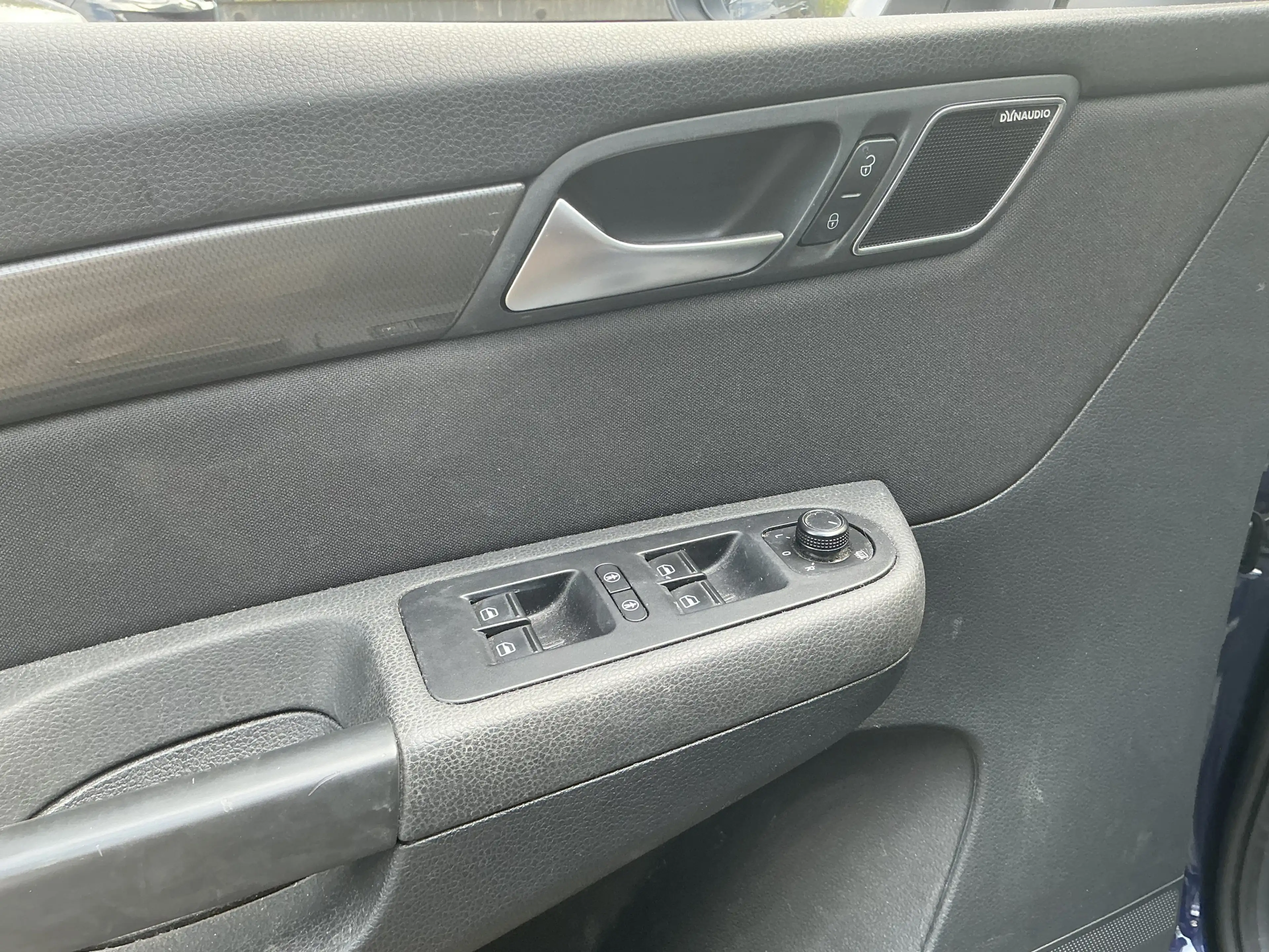 Volkswagen Sharan IQ.DRIVE 7-Sitzer R.Cam Navi AHK ACC SHZ — photo 5