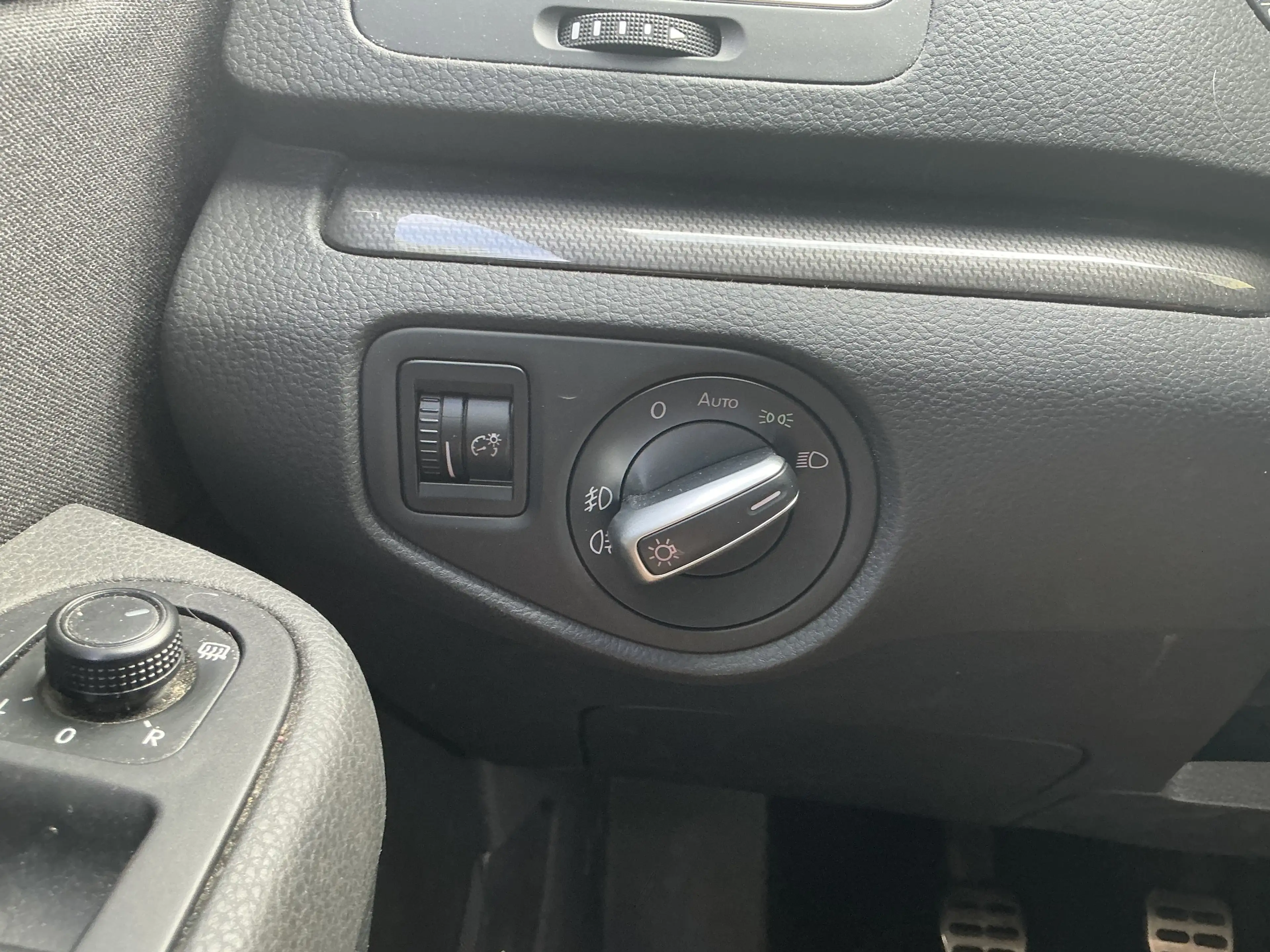 Volkswagen Sharan IQ.DRIVE 7-Sitzer R.Cam Navi AHK ACC SHZ — photo 7