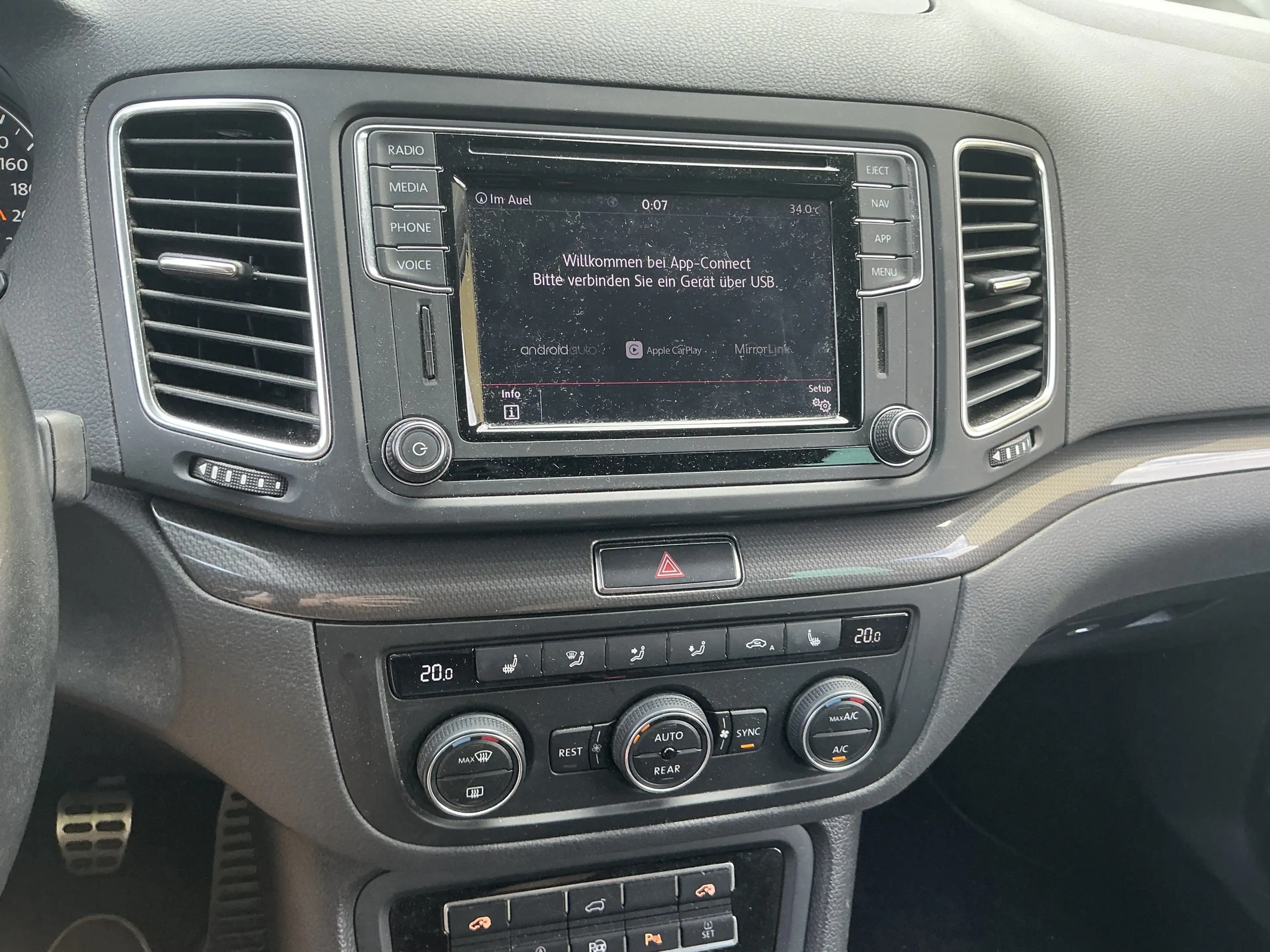 Volkswagen Sharan IQ.DRIVE 7-Sitzer R.Cam Navi AHK ACC SHZ — photo 13
