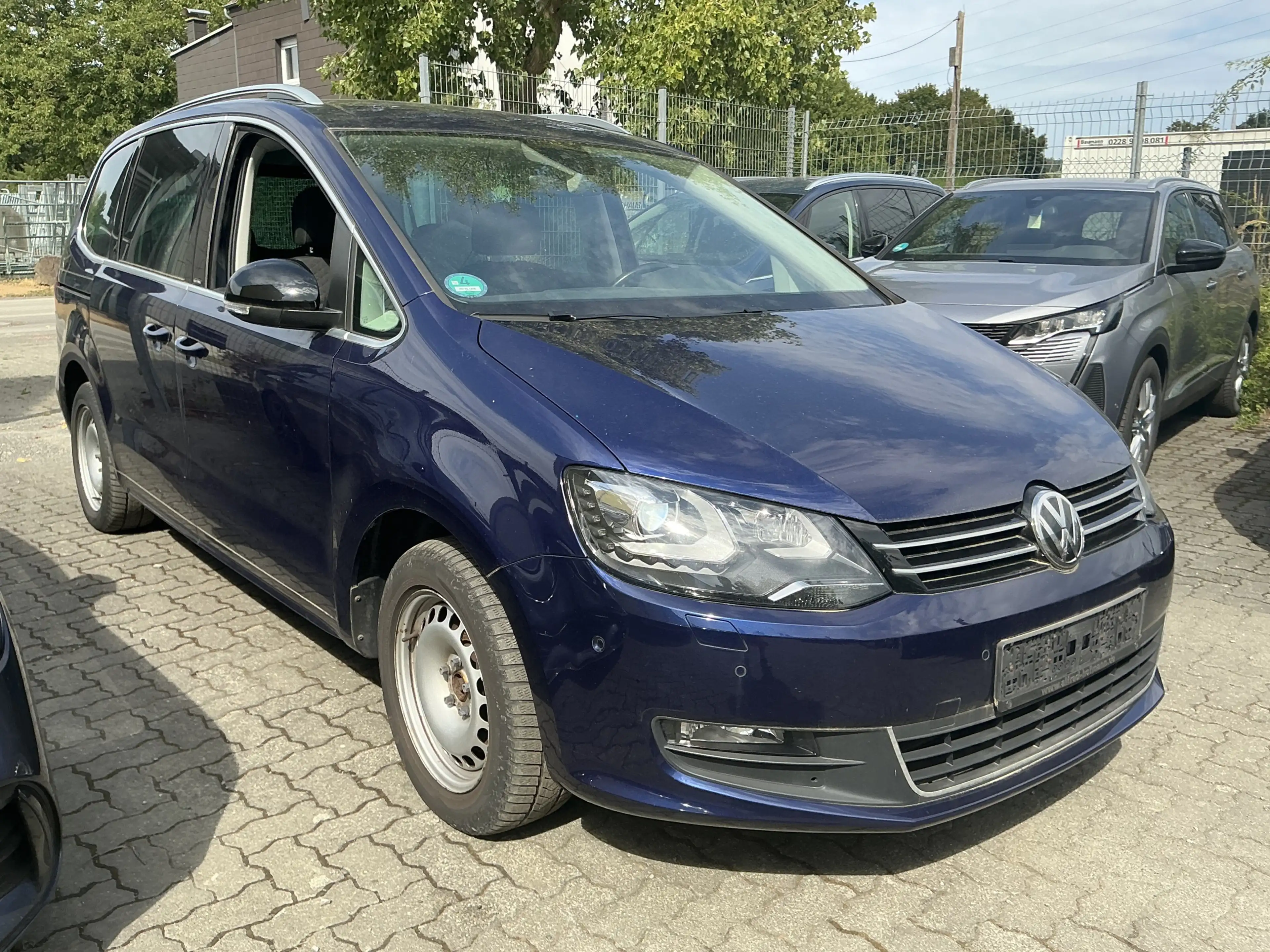 Volkswagen Sharan IQ.DRIVE 7-Sitzer R.Cam Navi AHK ACC SHZ