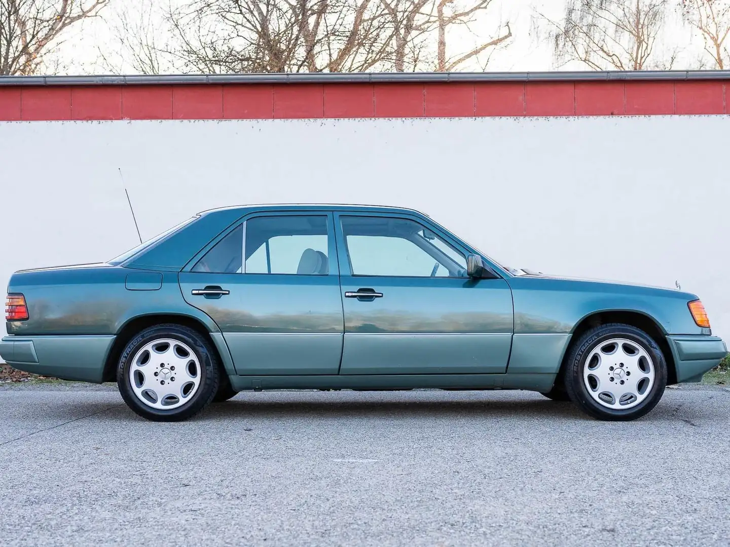 Mercedes-Benz 220 220E W124 Grün - 2