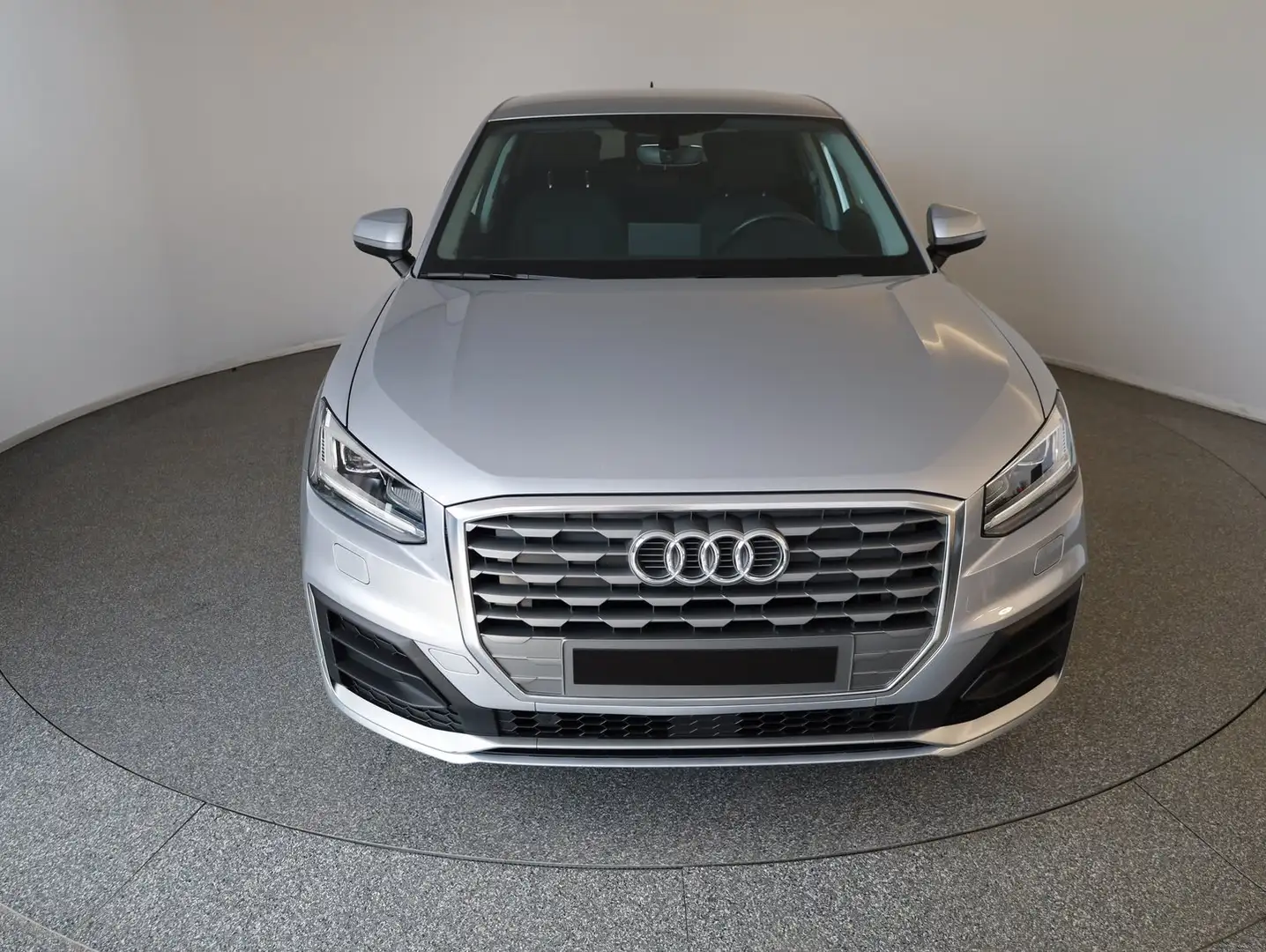Audi Q2 30 TDI intense Silber - 2