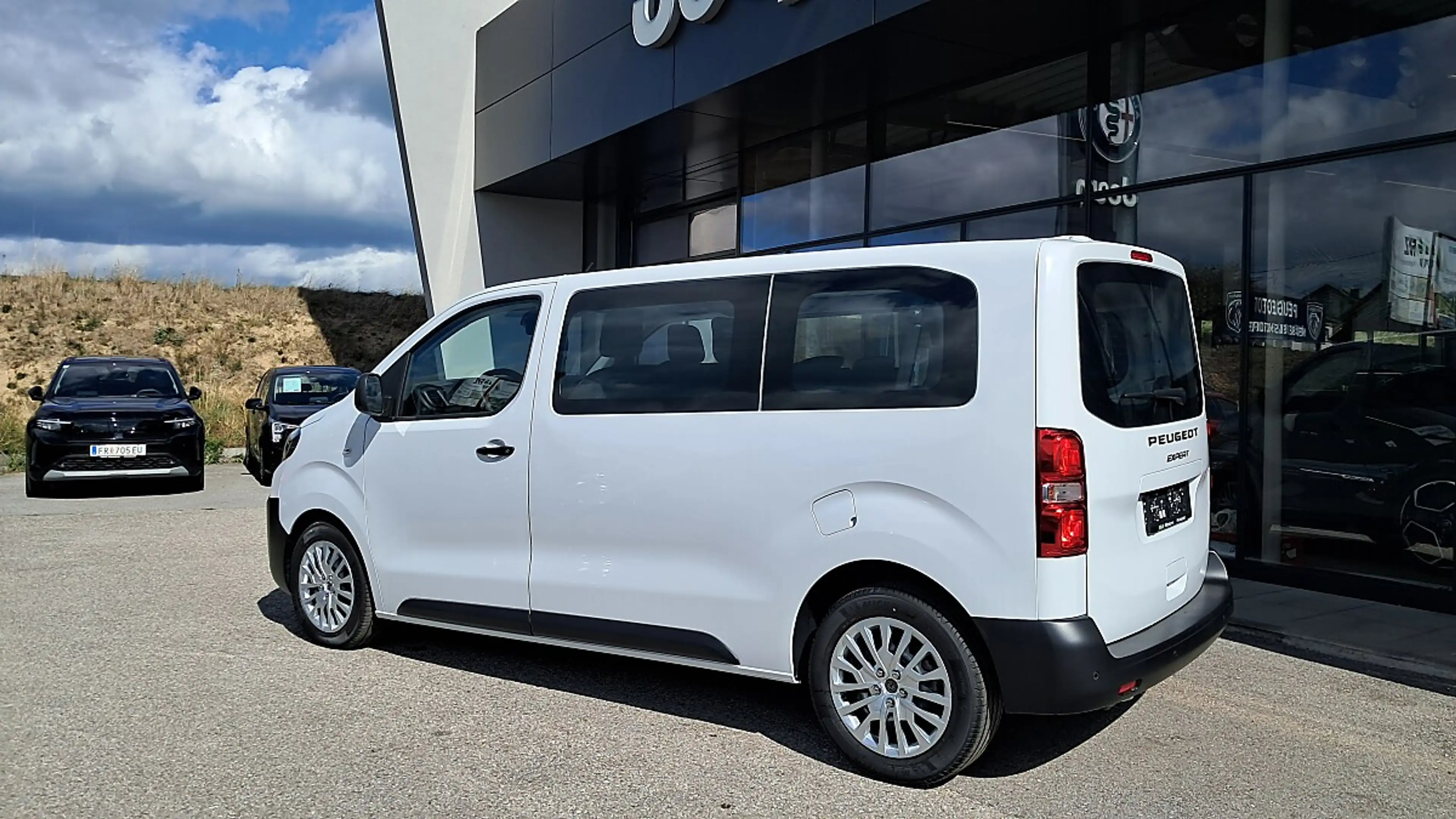 Peugeot Expert Kombi BlueHDi 180 Standard EAT8 — photo 4