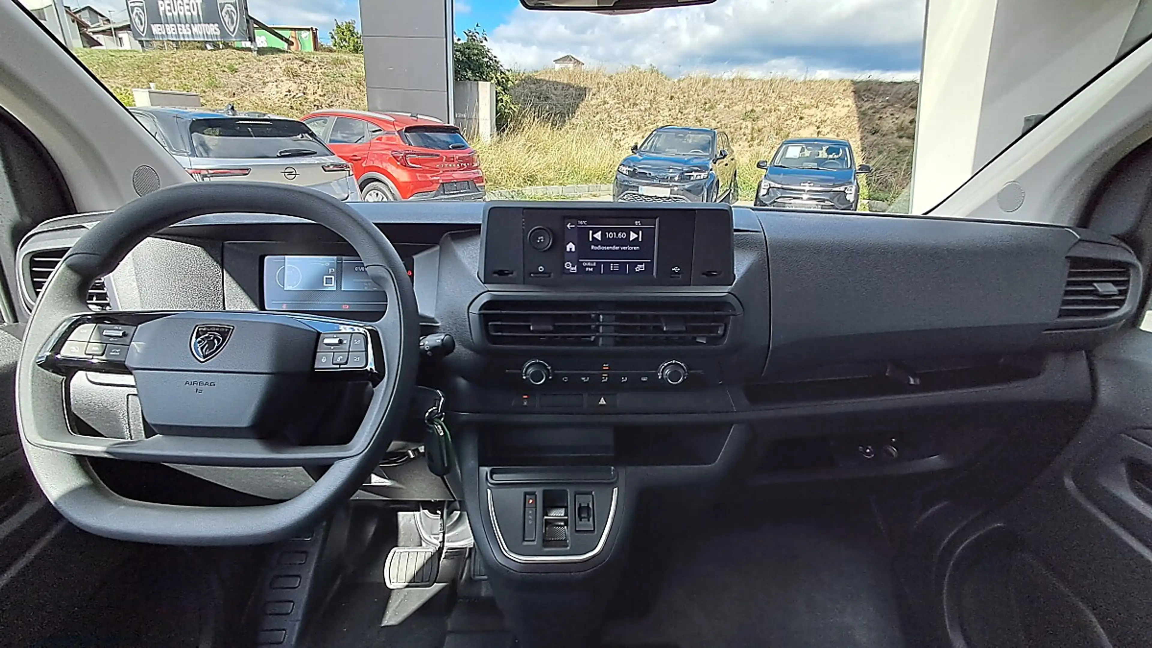 Peugeot Expert Kombi BlueHDi 180 Standard EAT8 — photo 13