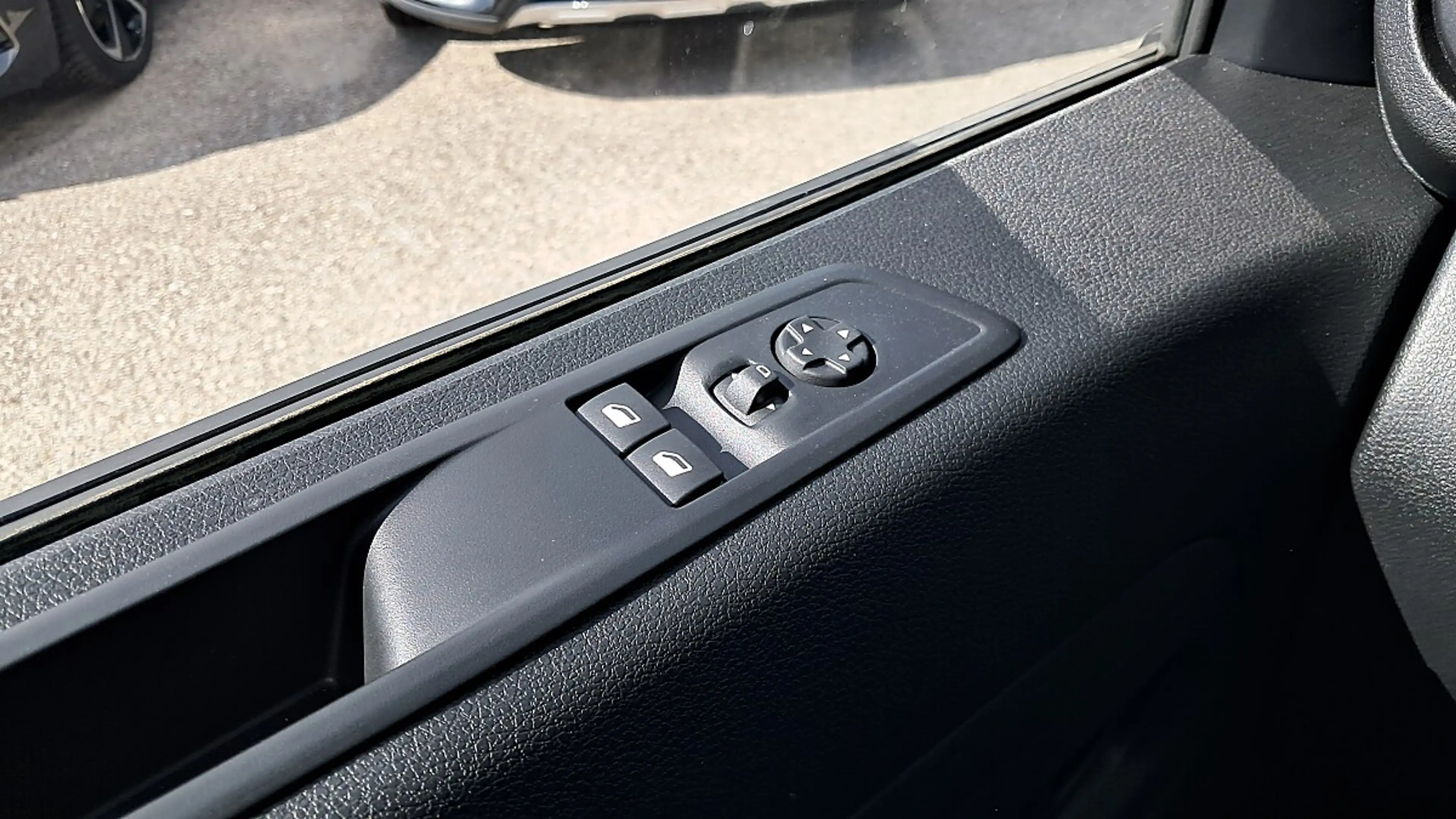 Peugeot Expert Kombi BlueHDi 180 Standard EAT8 — photo 15