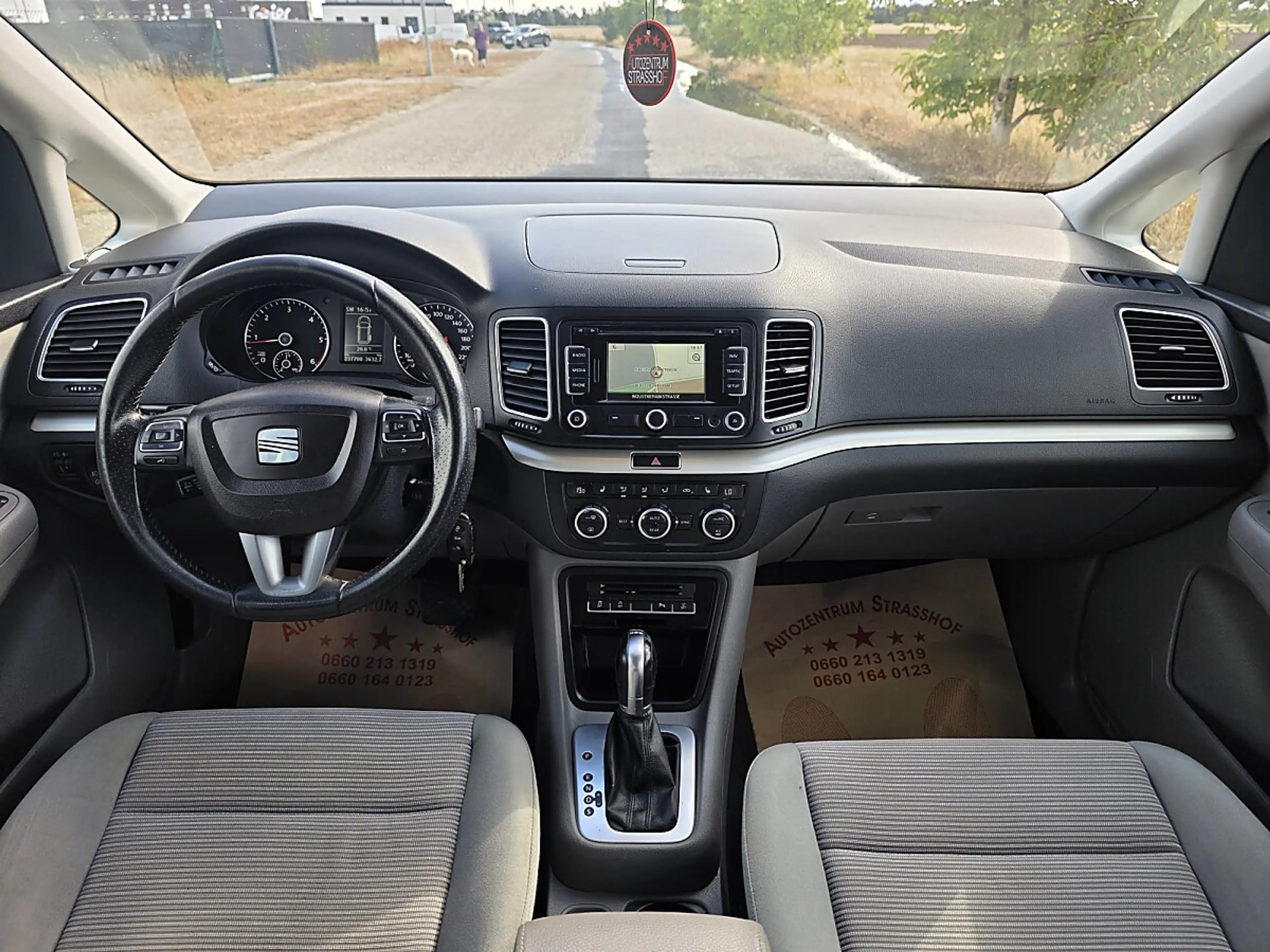 SEAT Alhambra Reference 2,0 TDI CR DPF DSG **7 Sitze** — photo 8