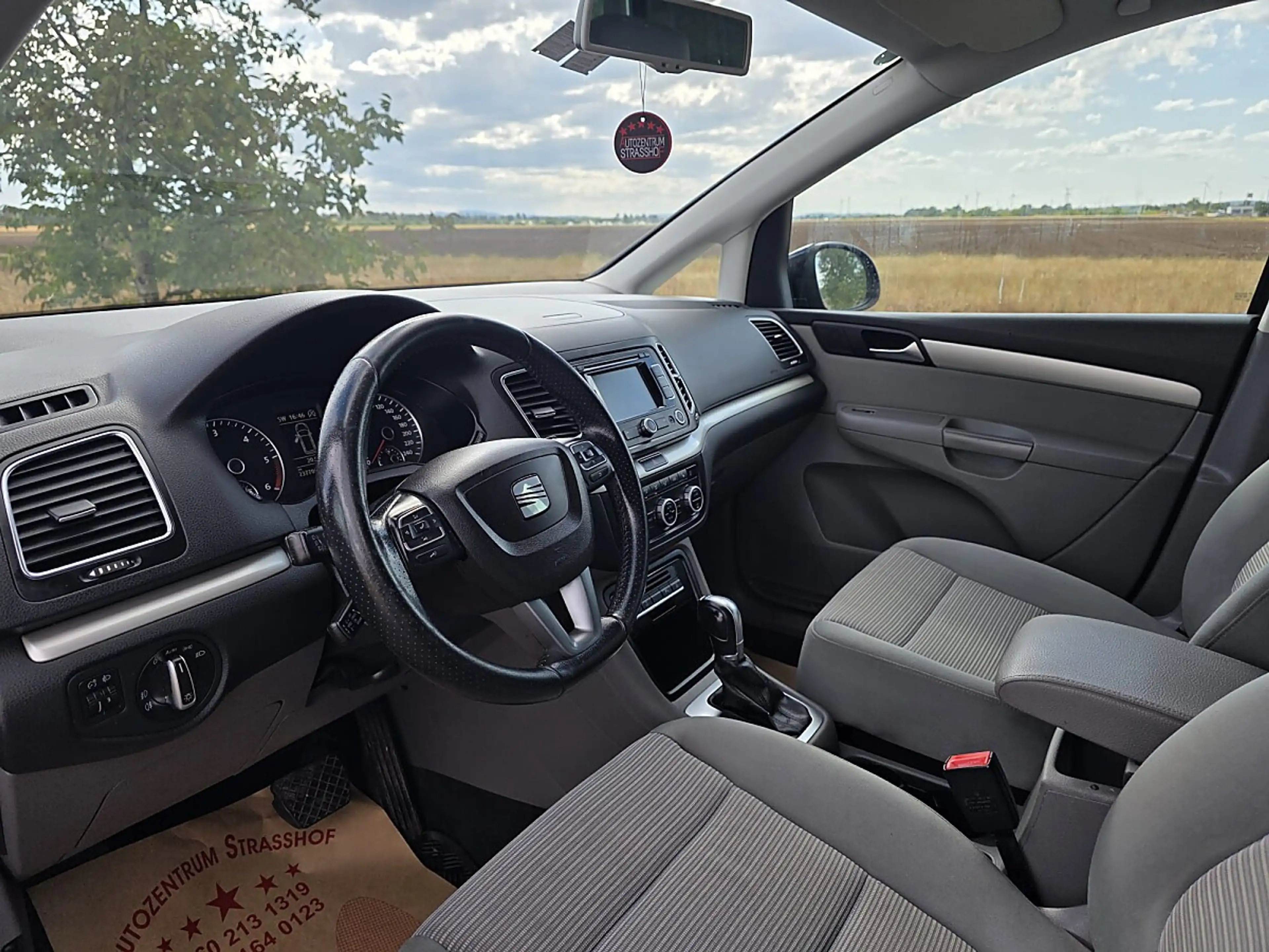 SEAT Alhambra Reference 2,0 TDI CR DPF DSG **7 Sitze** — photo 5